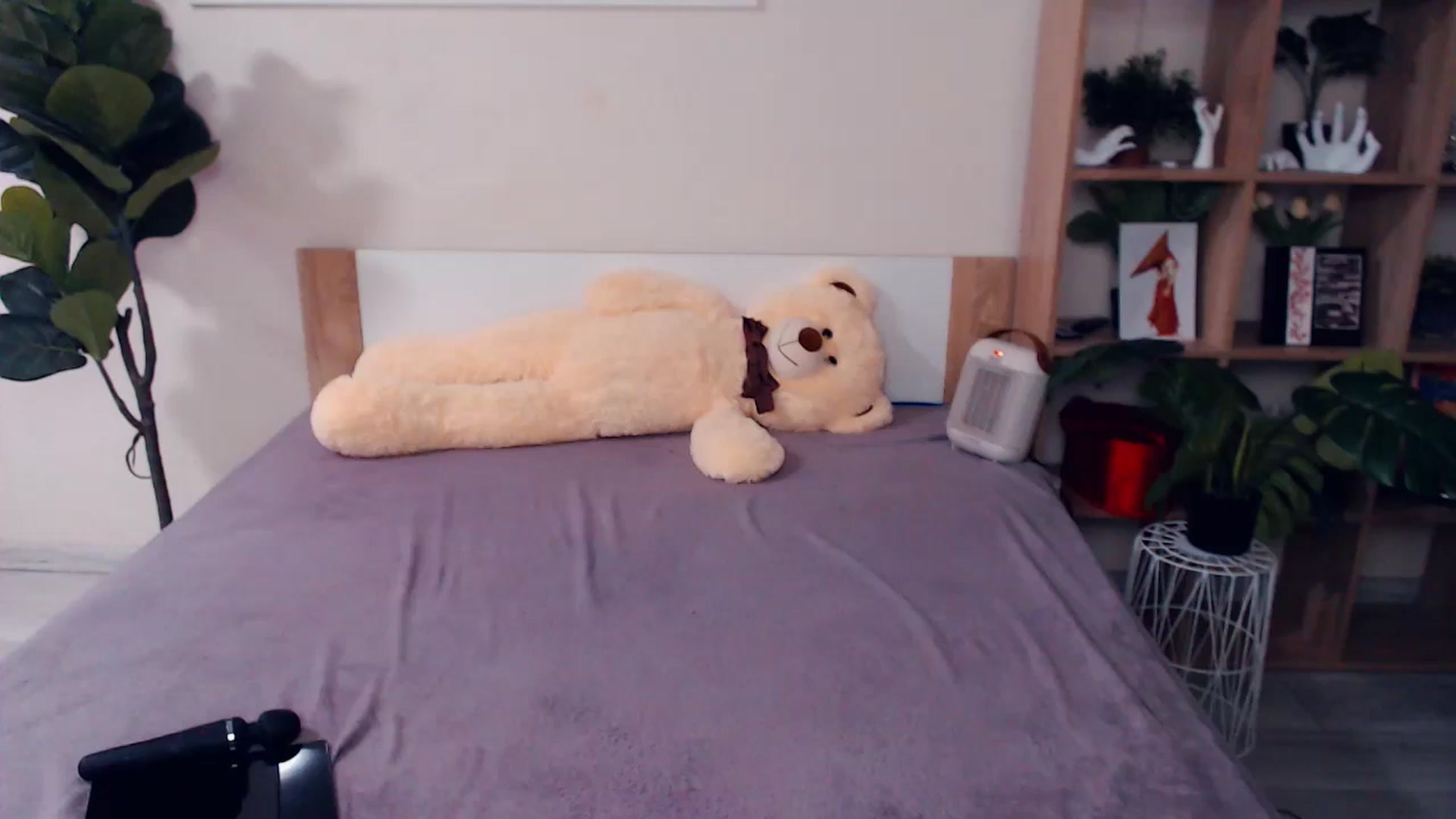 Gallery image thumbnail from Hanagasumi's myfreecams stream on, 10/04/2025, 19:04 image 12 of 20