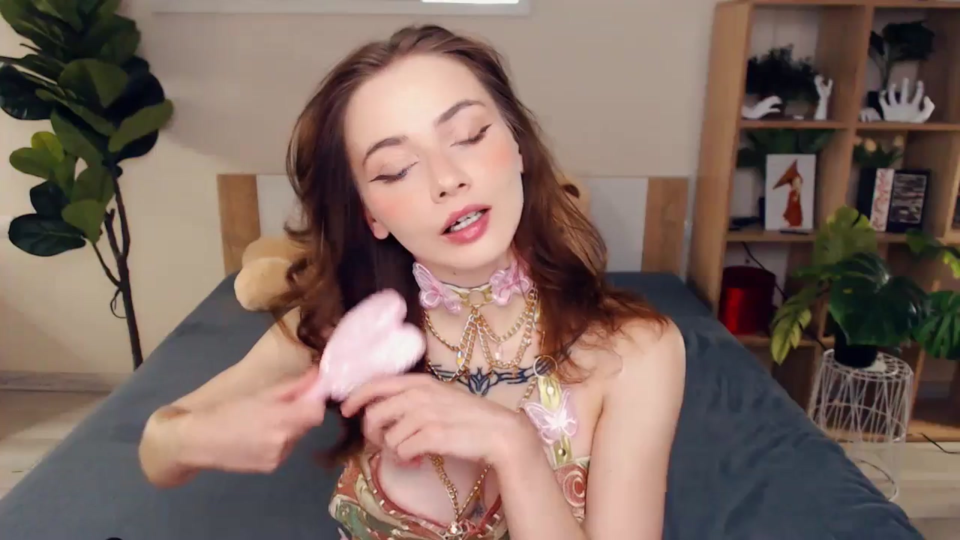 Gallery image thumbnail from Hanagasumi's myfreecams stream on, 10/26/2025, 23:15 image 2 of 20