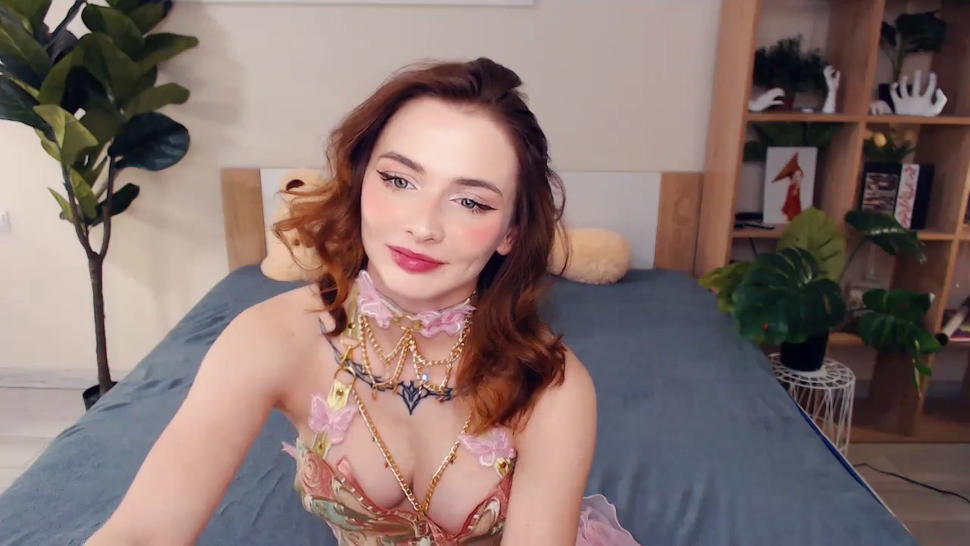 Gallery image thumbnail from Hanagasumi's myfreecams stream on, 12/04/2025, 24:25 image 16 of 20