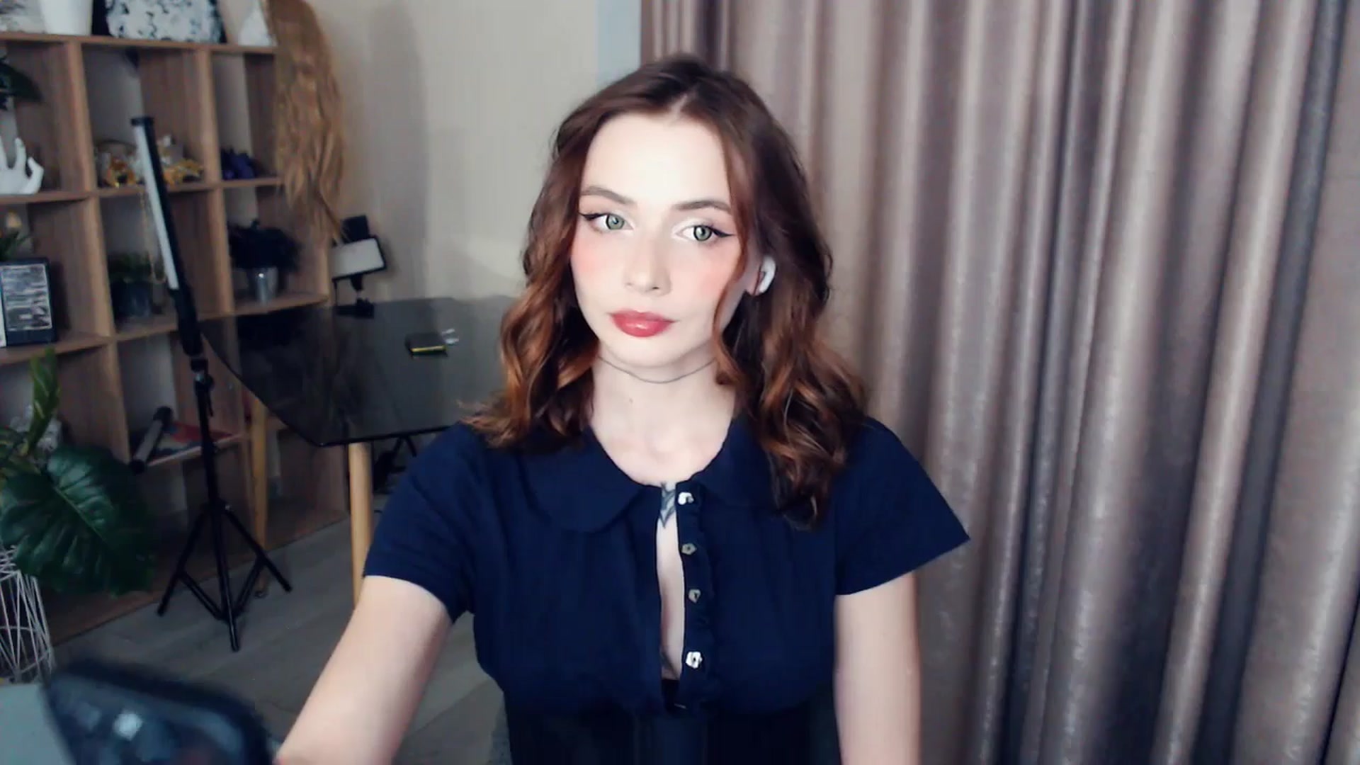 Gallery image thumbnail from Hanagasumi's myfreecams stream on, 12/18/2025, 23:16 image 4 of 20