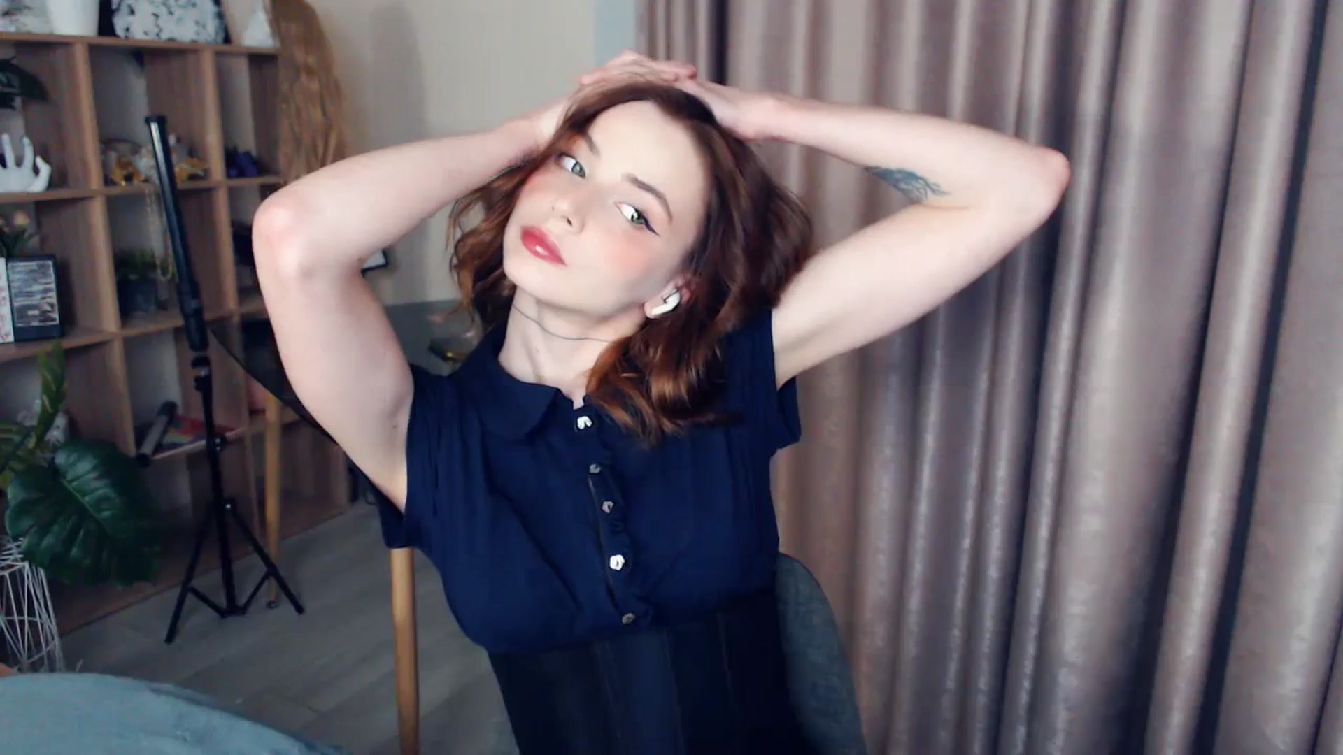 Gallery image thumbnail from Hanagasumi's myfreecams stream on, 12/18/2025, 23:50 image 9 of 20