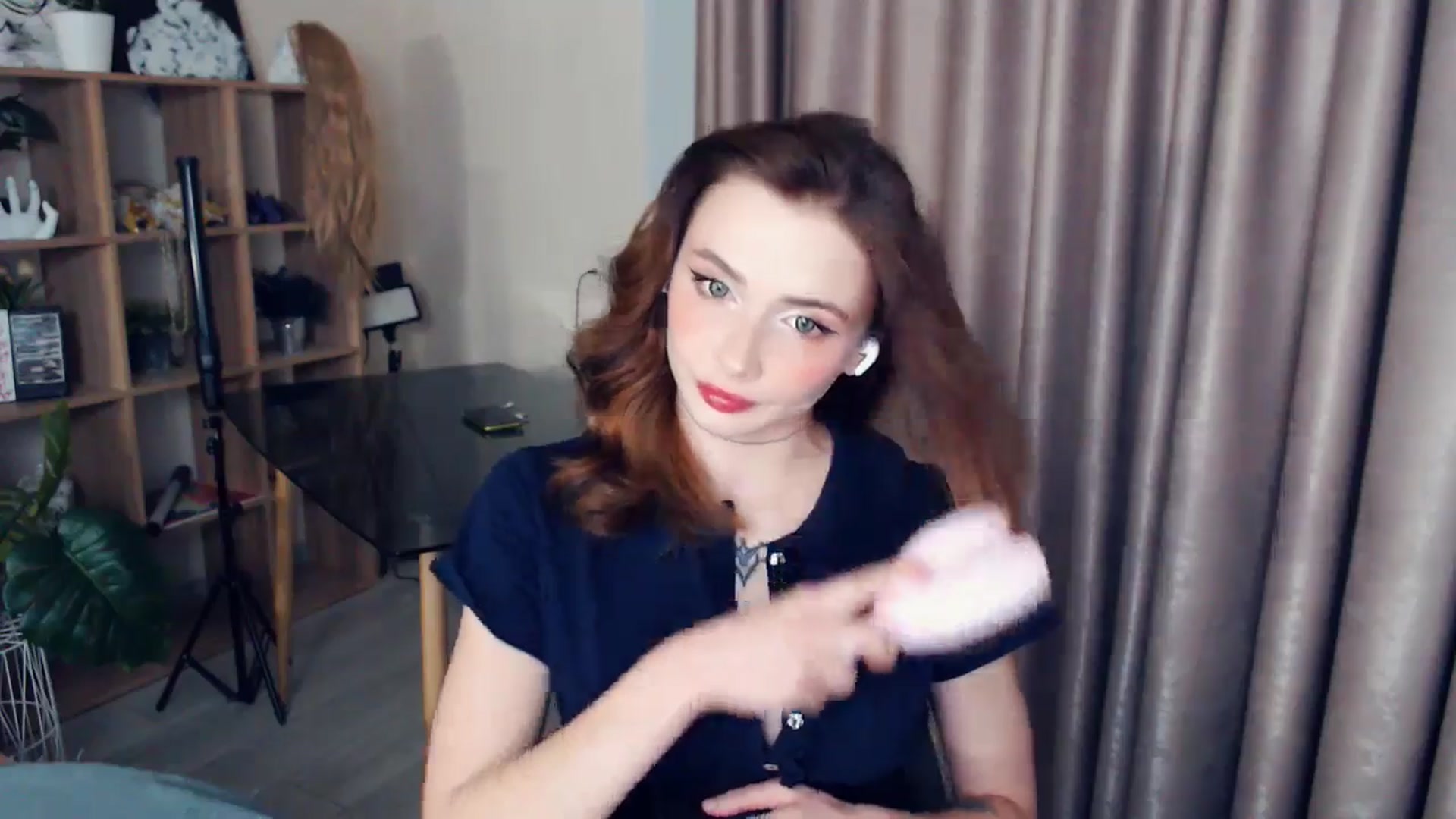 Gallery image thumbnail from Hanagasumi's myfreecams stream on, 12/19/2025, 01:07 image 4 of 20