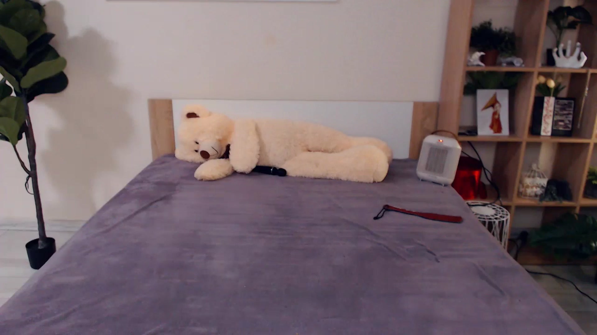 Gallery image thumbnail from Hanagasumi's myfreecams stream on, 12/22/2025, 24:00 image 13 of 20