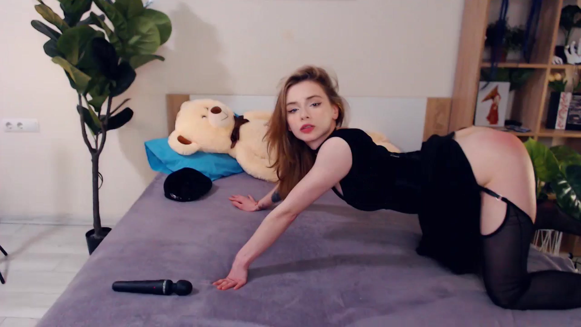 Gallery image thumbnail from Hanagasumi's myfreecams stream on, 04/16/2026, 24:43 image 9 of 20