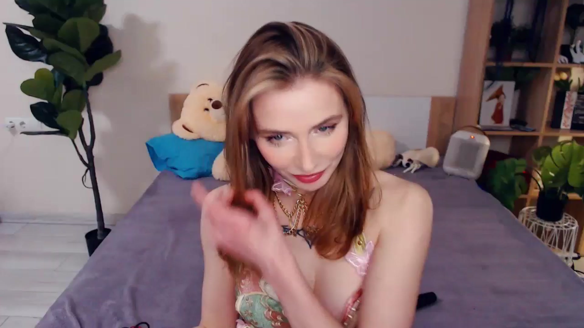 Gallery image thumbnail from Hanagasumi's myfreecams stream on, 04/18/2026, 22:27 image 1 of 20