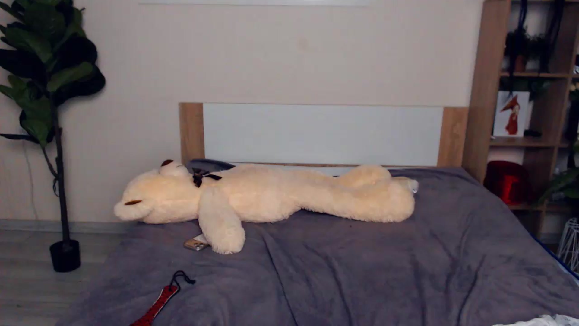 Gallery image thumbnail from Hanagasumi's myfreecams stream on, 05/10/2026, 24:56 image 14 of 20