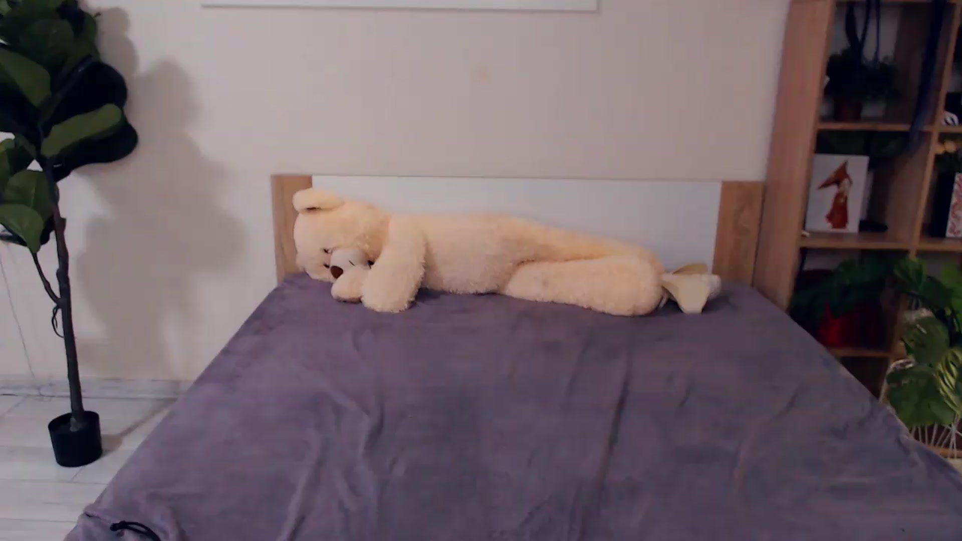 Gallery image thumbnail from Hanagasumi's myfreecams stream on, 05/16/2026, 24:58 image 11 of 20