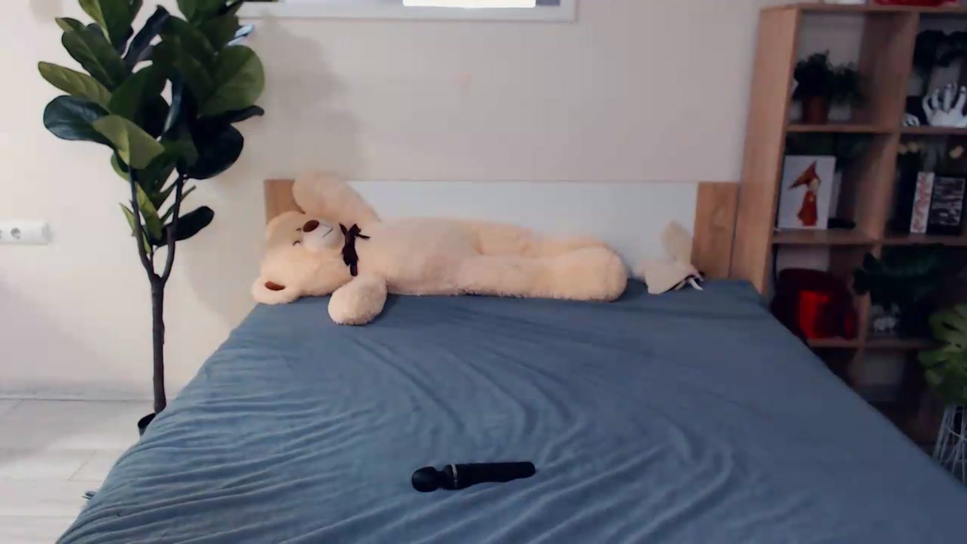 Gallery image thumbnail from Hanagasumi's myfreecams stream on, 06/20/2026, 19:59 image 17 of 20