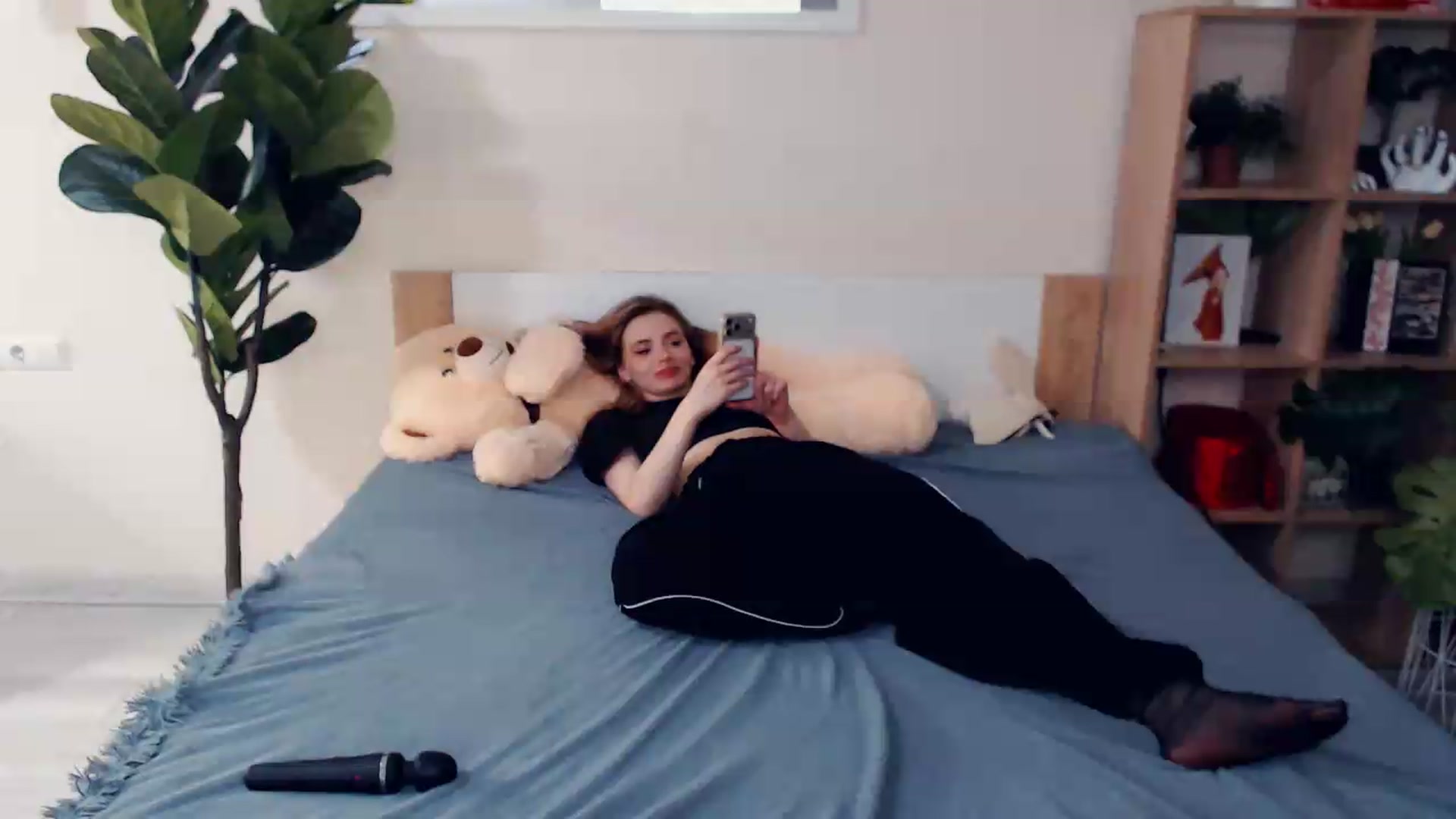 Gallery image thumbnail from Hanagasumi's myfreecams stream on, 06/20/2026, 20:52 image 6 of 20