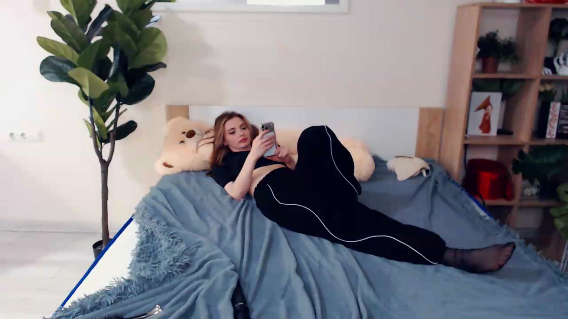 Gallery image thumbnail from Hanagasumi's myfreecams stream on, 06/20/2026, 23:25 image 10 of 20
