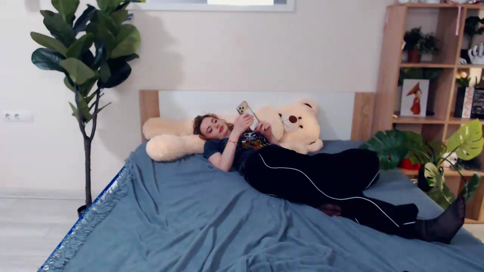 Gallery image thumbnail from Hanagasumi's myfreecams stream on, 06/24/2026, 22:01 image 16 of 20