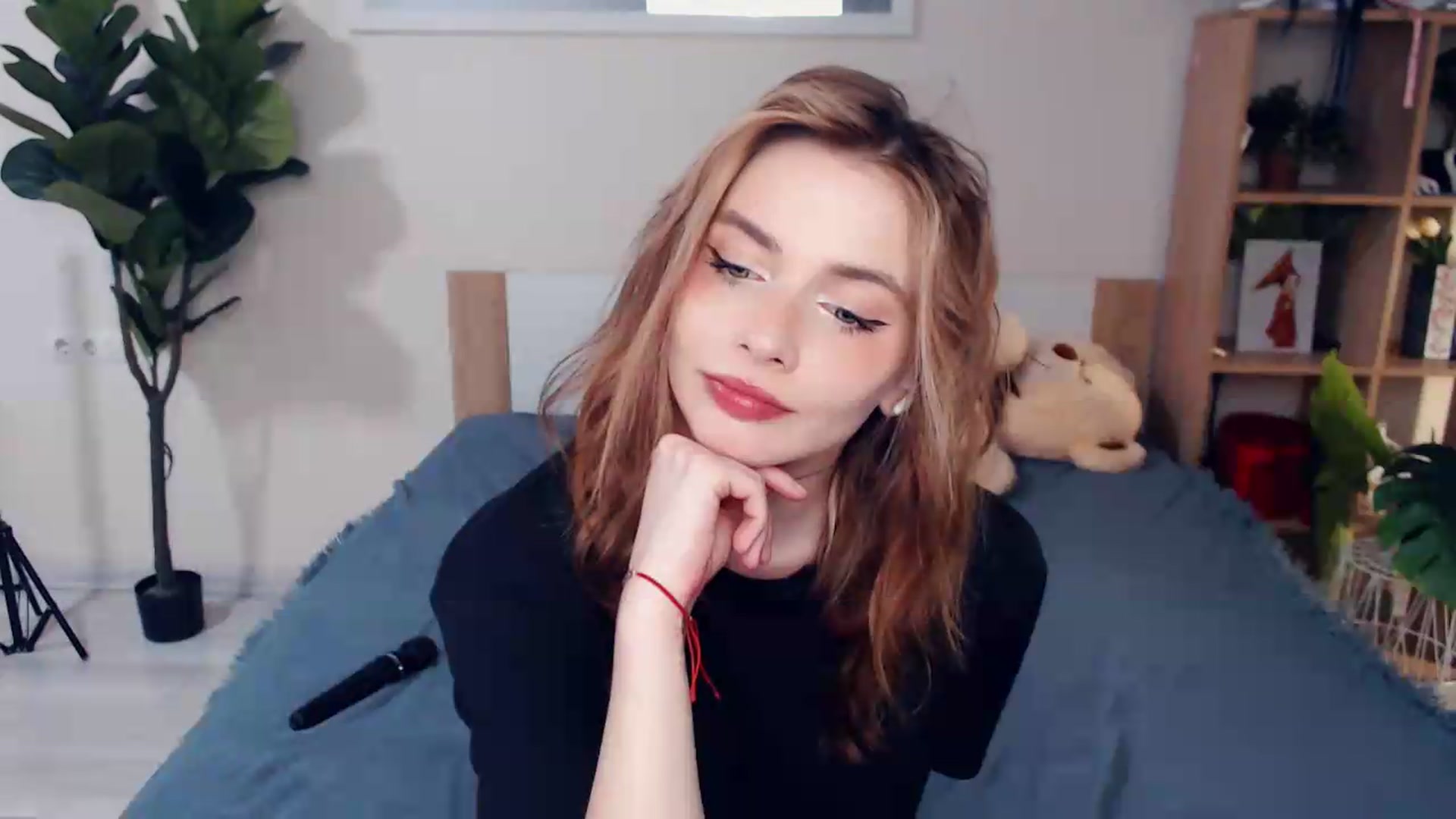 Gallery image thumbnail from Hanagasumi's myfreecams stream on, 06/27/2026, 22:28 image 17 of 20