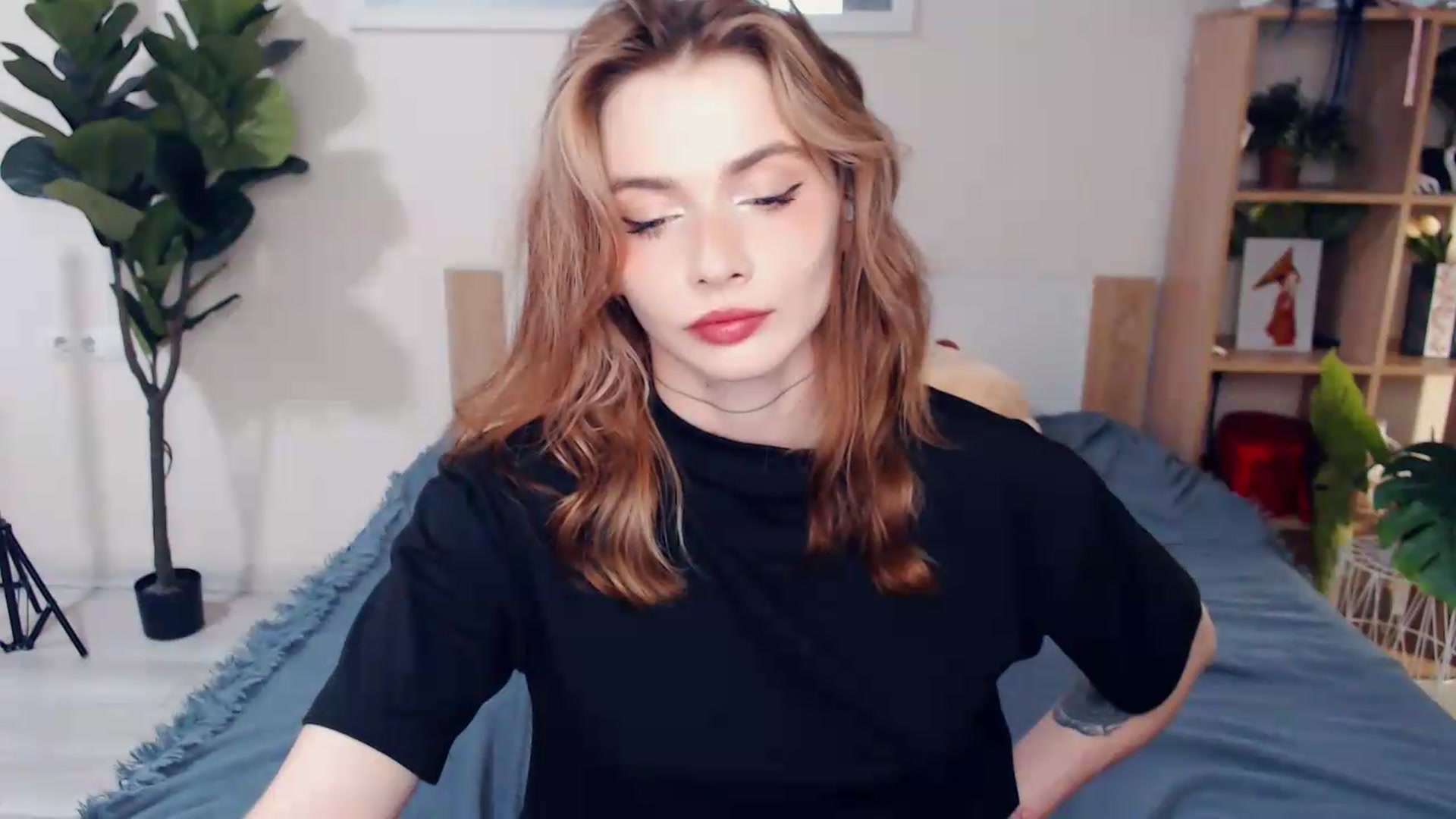Gallery image thumbnail from Hanagasumi's myfreecams stream on, 06/27/2026, 23:42 image 14 of 20