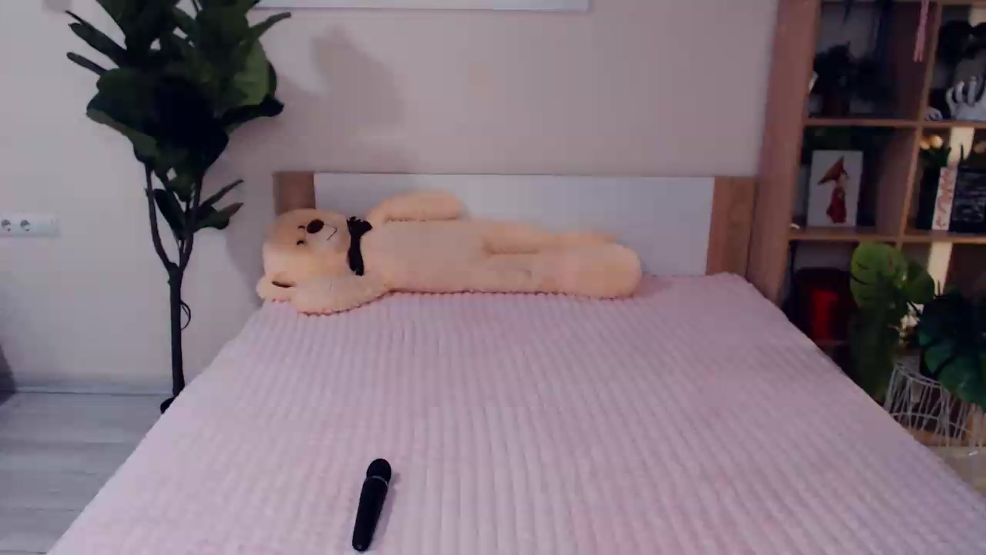 Gallery image thumbnail from Hanagasumi's myfreecams stream on, 07/09/2026, 23:40 image 20 of 20