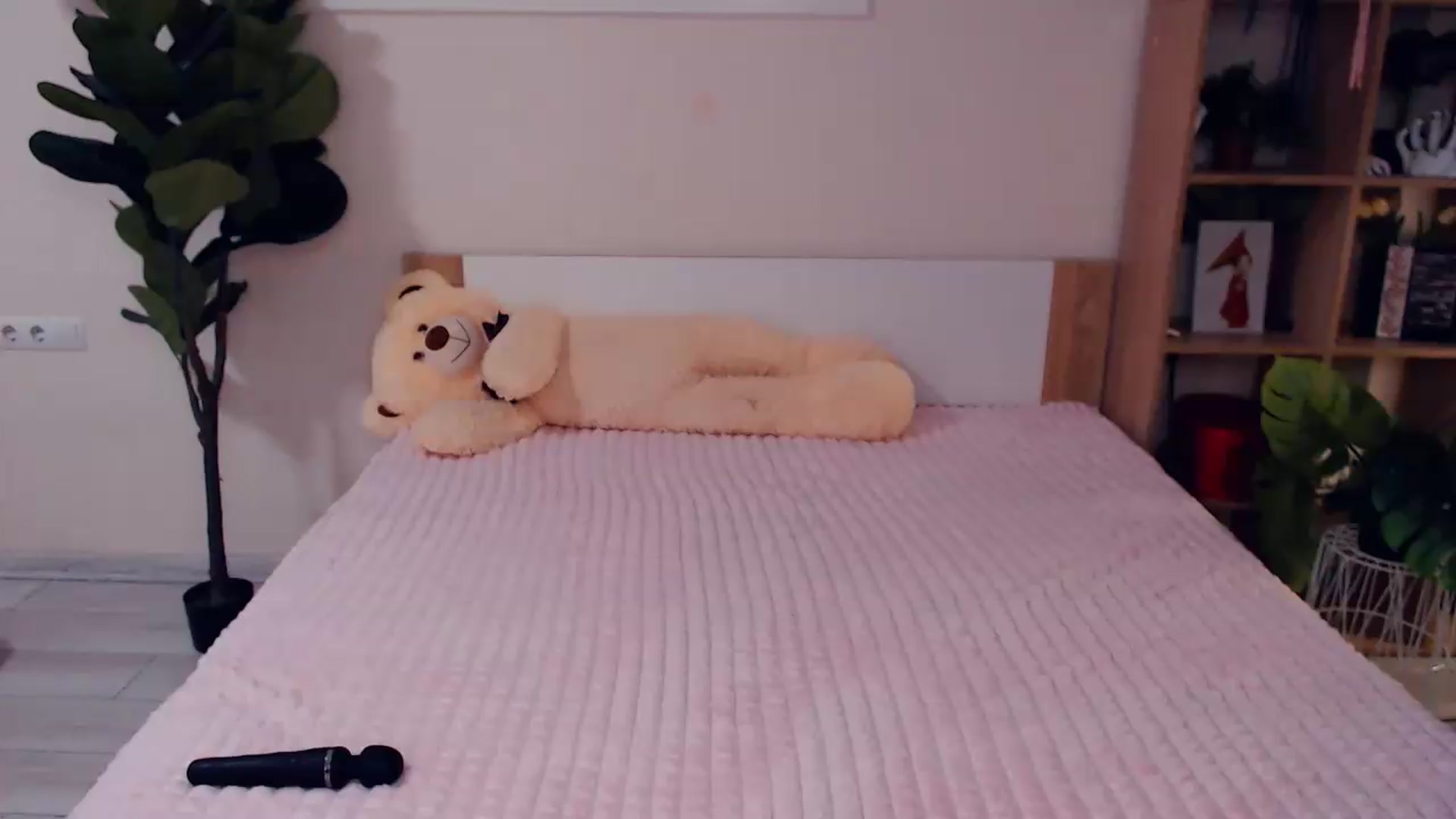 Gallery image thumbnail from Hanagasumi's myfreecams stream on, 07/10/2026, 23:57 image 4 of 20