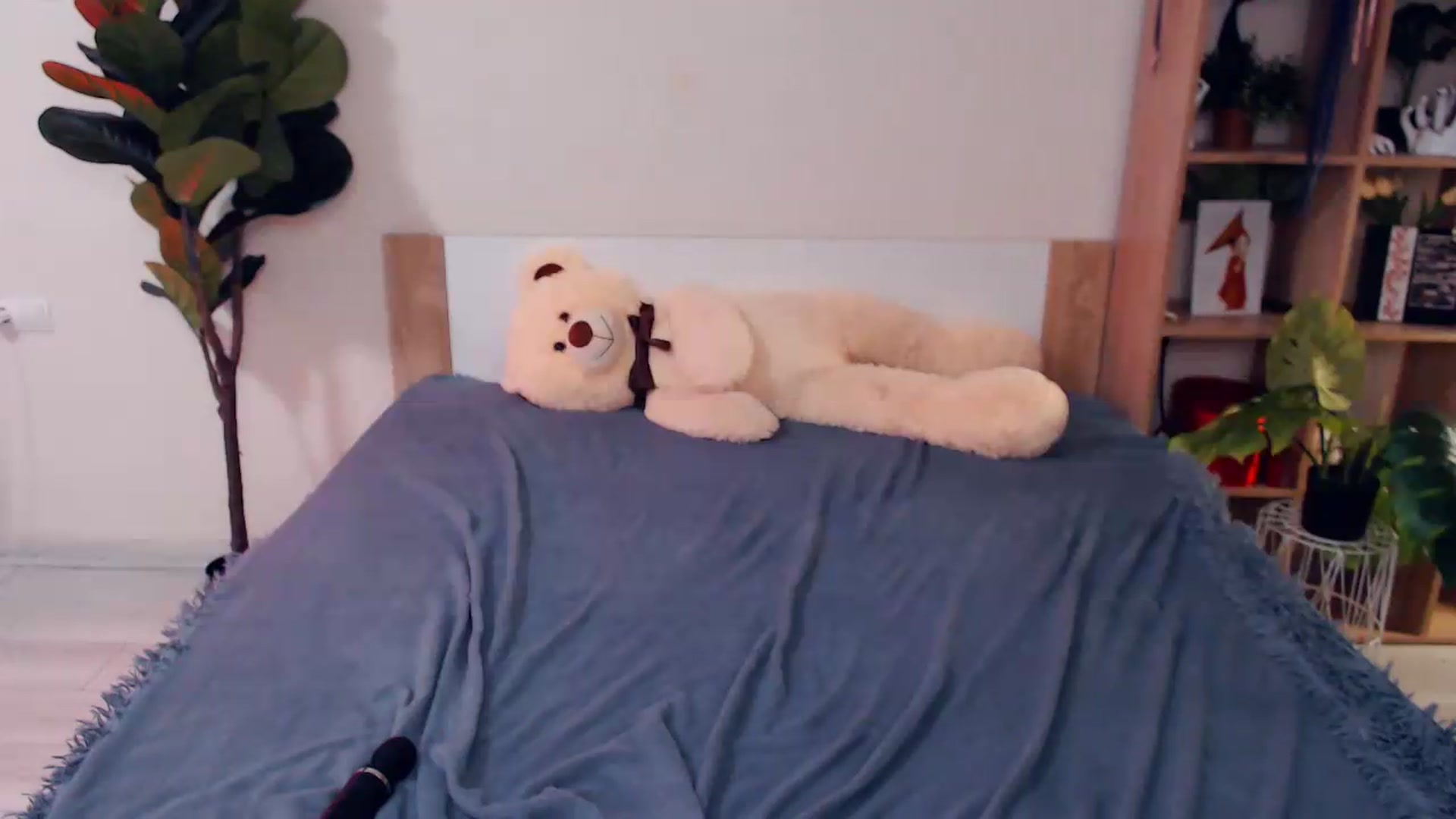 Gallery image thumbnail from Hanagasumi's myfreecams stream on, 08/08/2026, 21:20 image 16 of 20