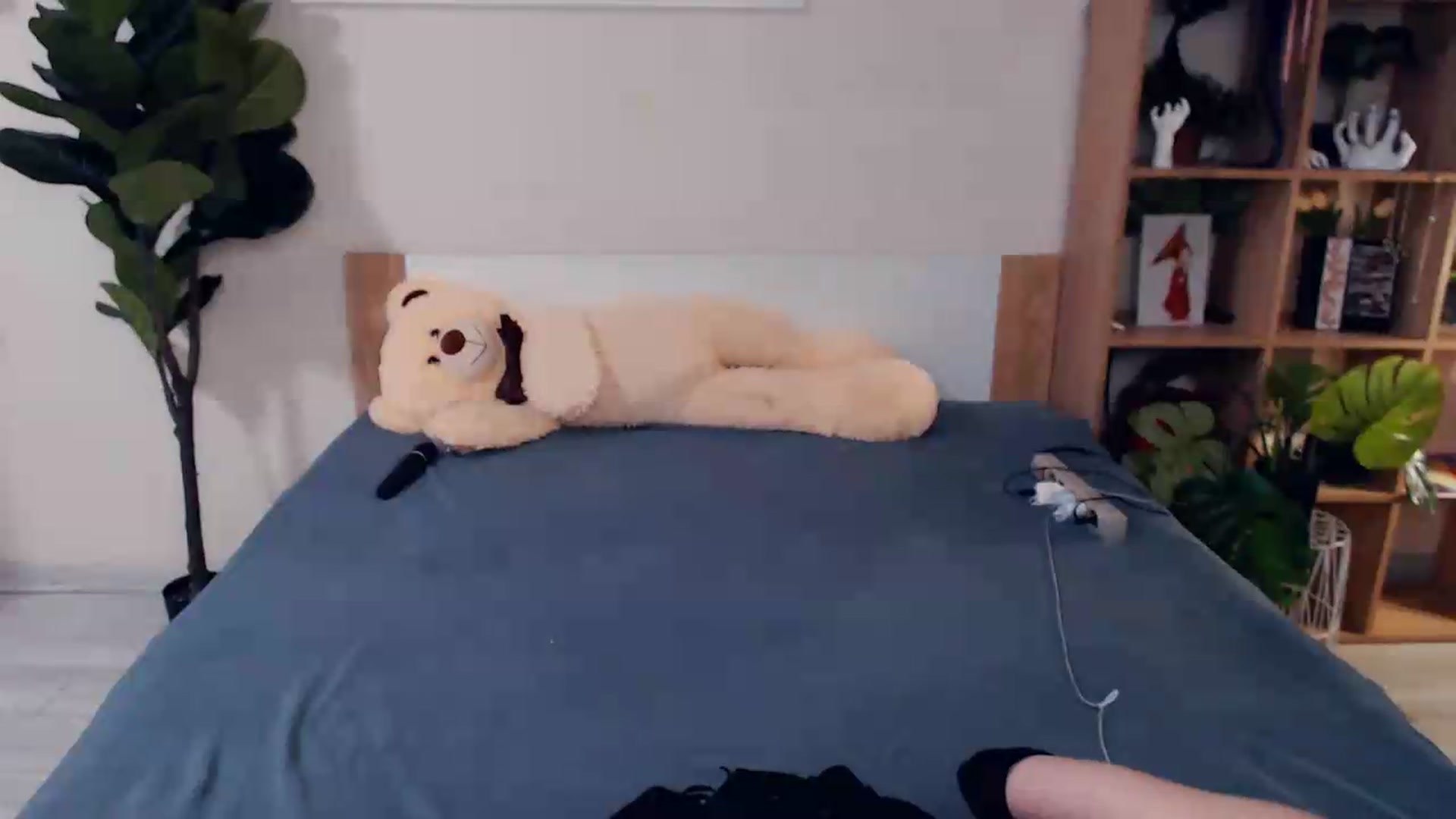 Gallery image thumbnail from Hanagasumi's myfreecams stream on, 08/23/2026, 24:01 image 13 of 20