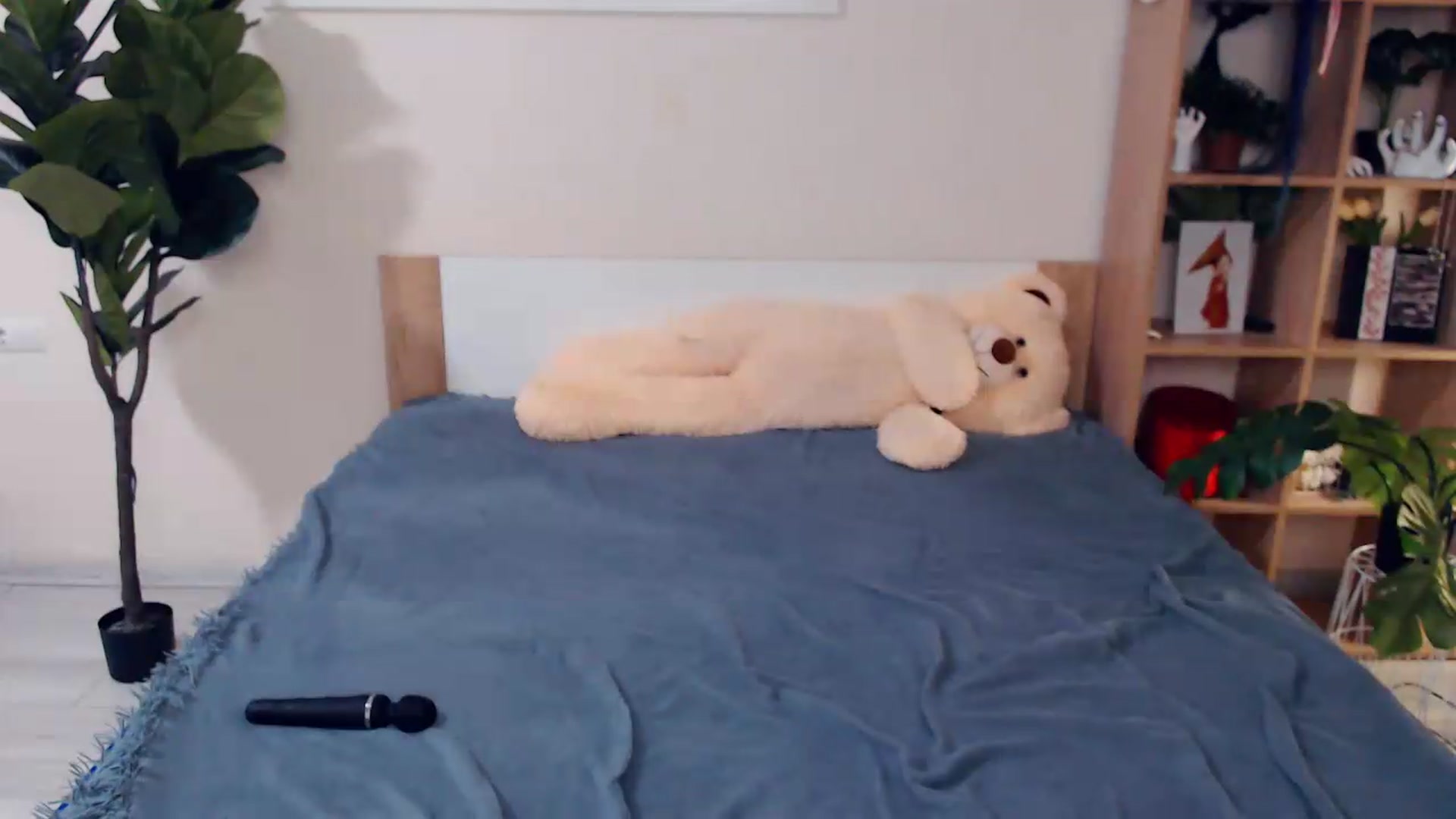 Gallery image thumbnail from Hanagasumi's myfreecams stream on, 09/26/2026, 24:01 image 13 of 20