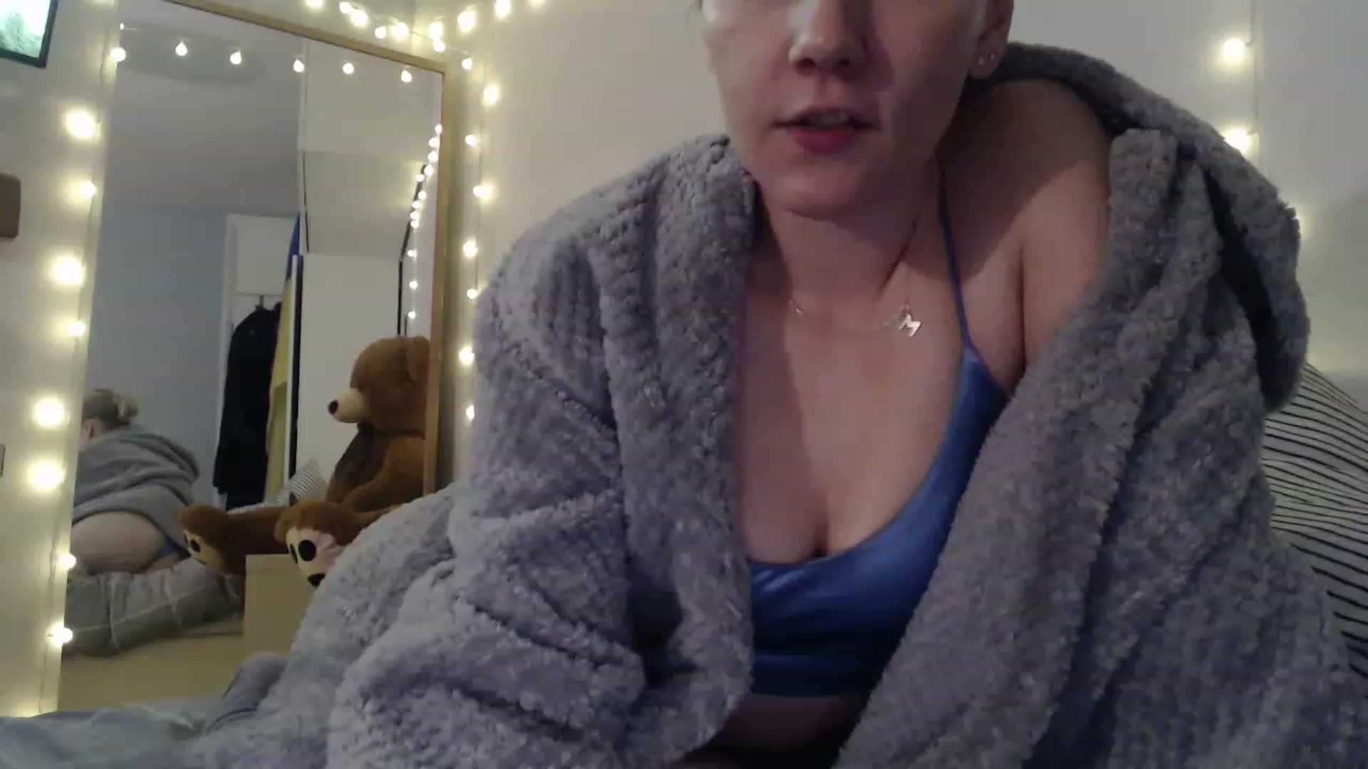 Gallery image thumbnail from Hands0nMisha's myfreecams stream on, 11/24/2022, 23:51 image 19 of 20