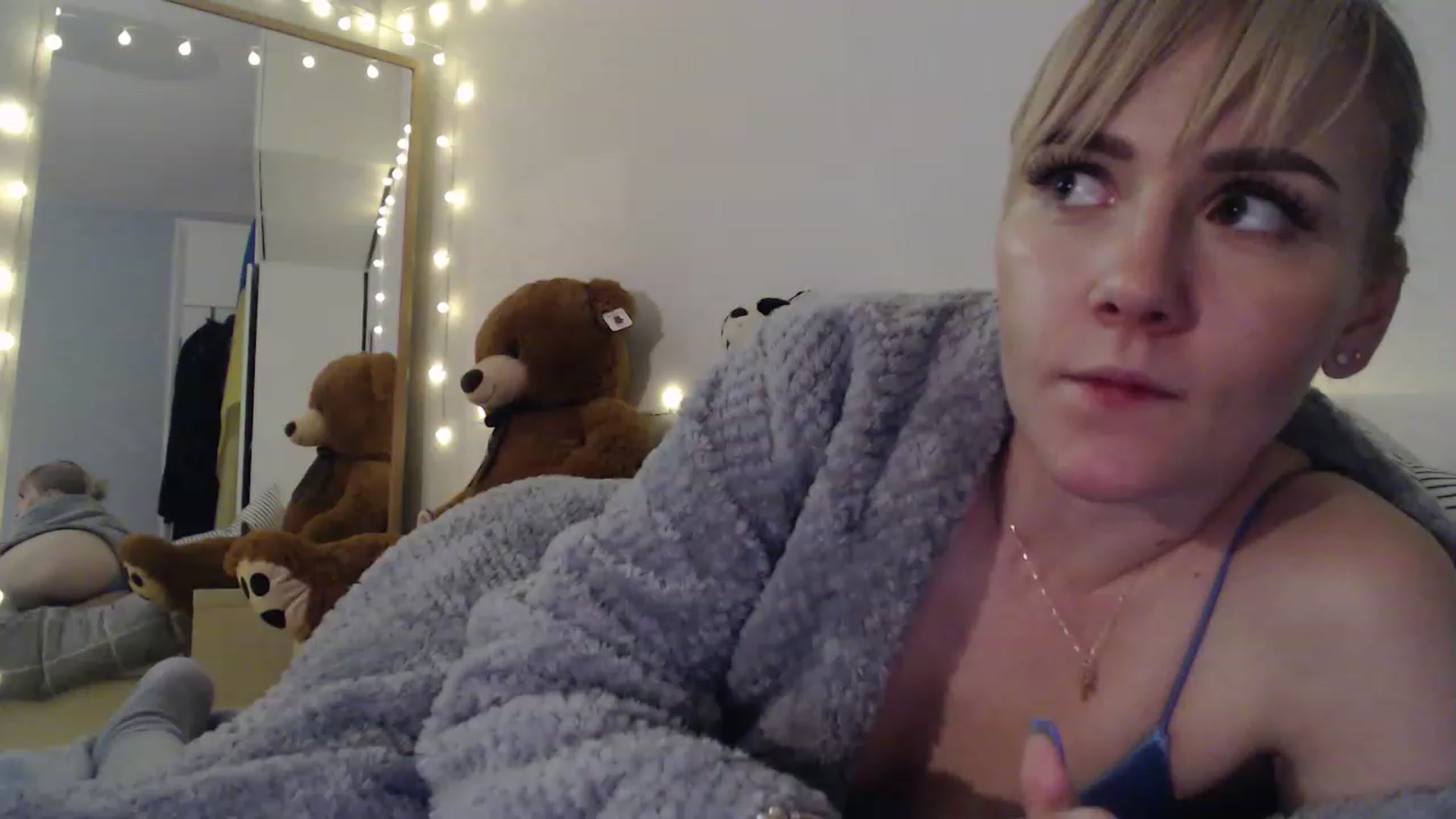 Gallery image thumbnail from Hands0nMisha's myfreecams stream on, 11/24/2022, 23:51 image 20 of 20