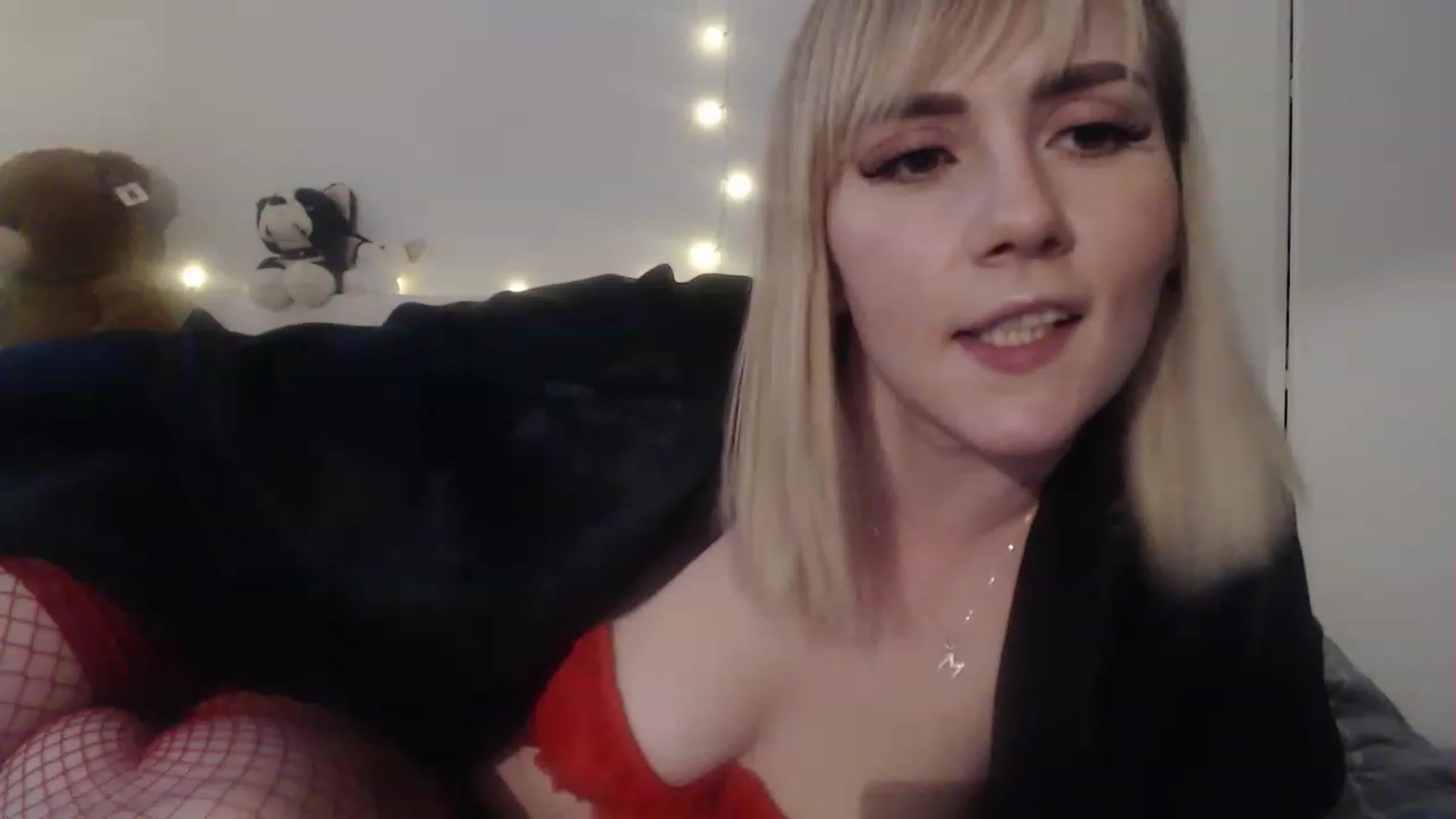 Gallery image thumbnail from Hands0nMisha's myfreecams stream on, 11/30/2022, 22:38 image 9 of 20