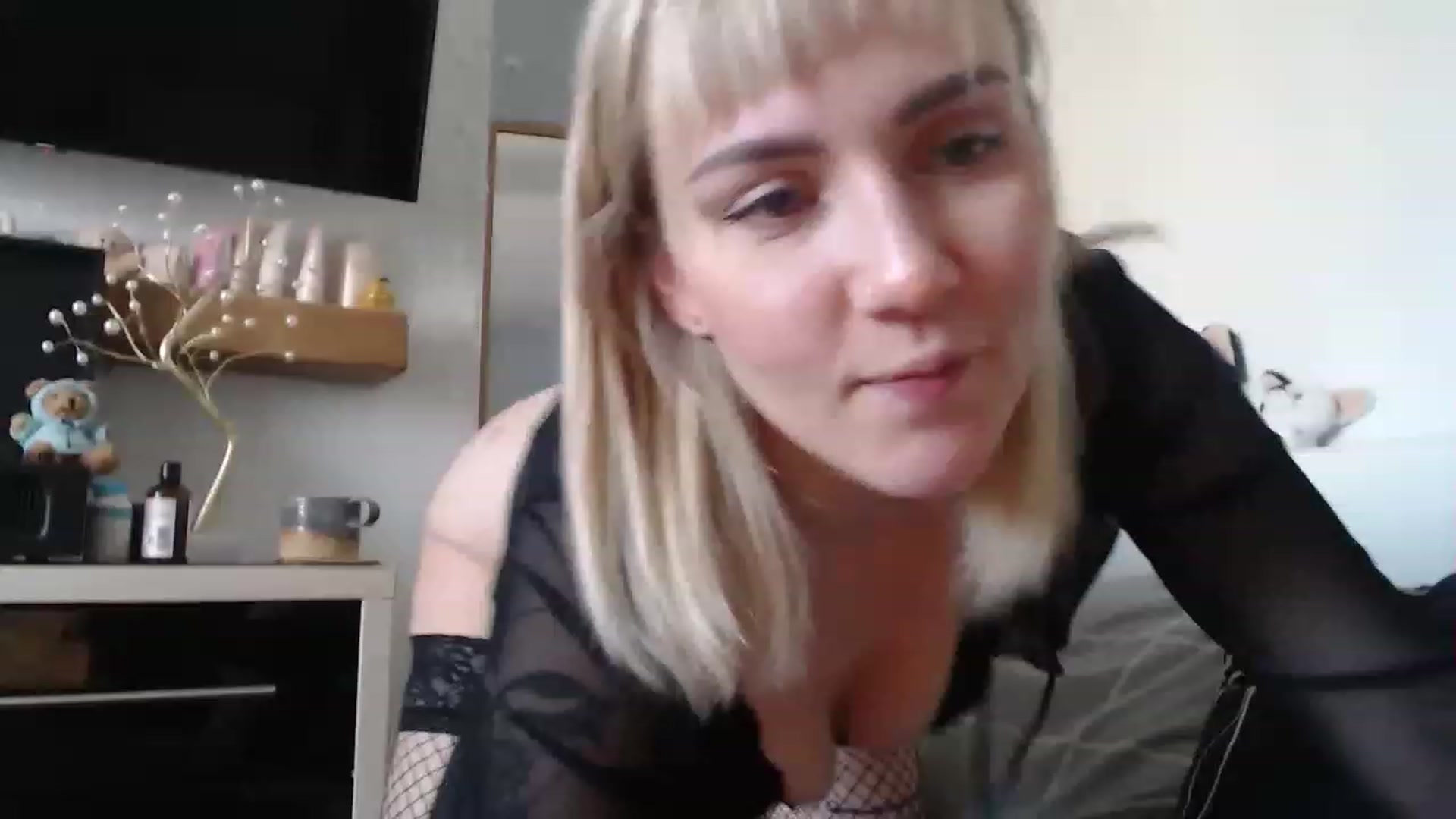 Gallery image thumbnail from Hands0nMisha's myfreecams stream on, 01/22/2023, 12:33 image 18 of 20
