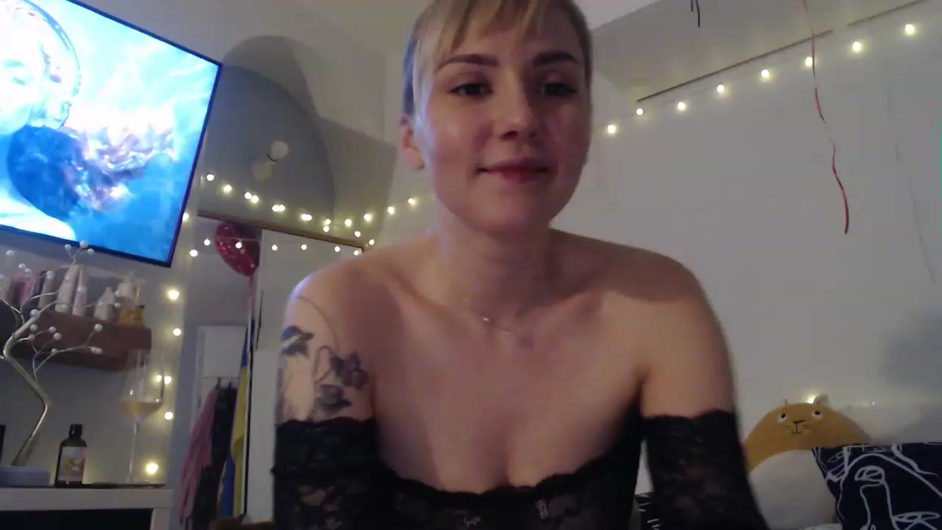 Gallery image thumbnail from Hands0nMisha's myfreecams stream on, 02/14/2023, 18:34 image 5 of 20