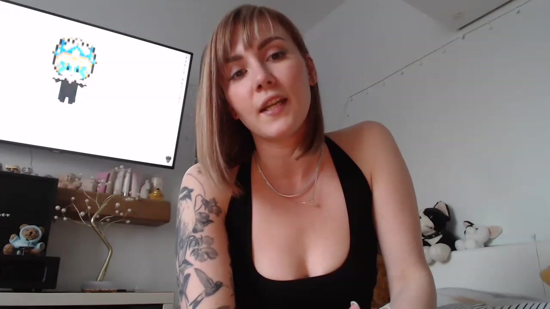 Gallery image thumbnail from Hands0nMisha's myfreecams stream on, 04/28/2023, 18:30 image 2 of 20