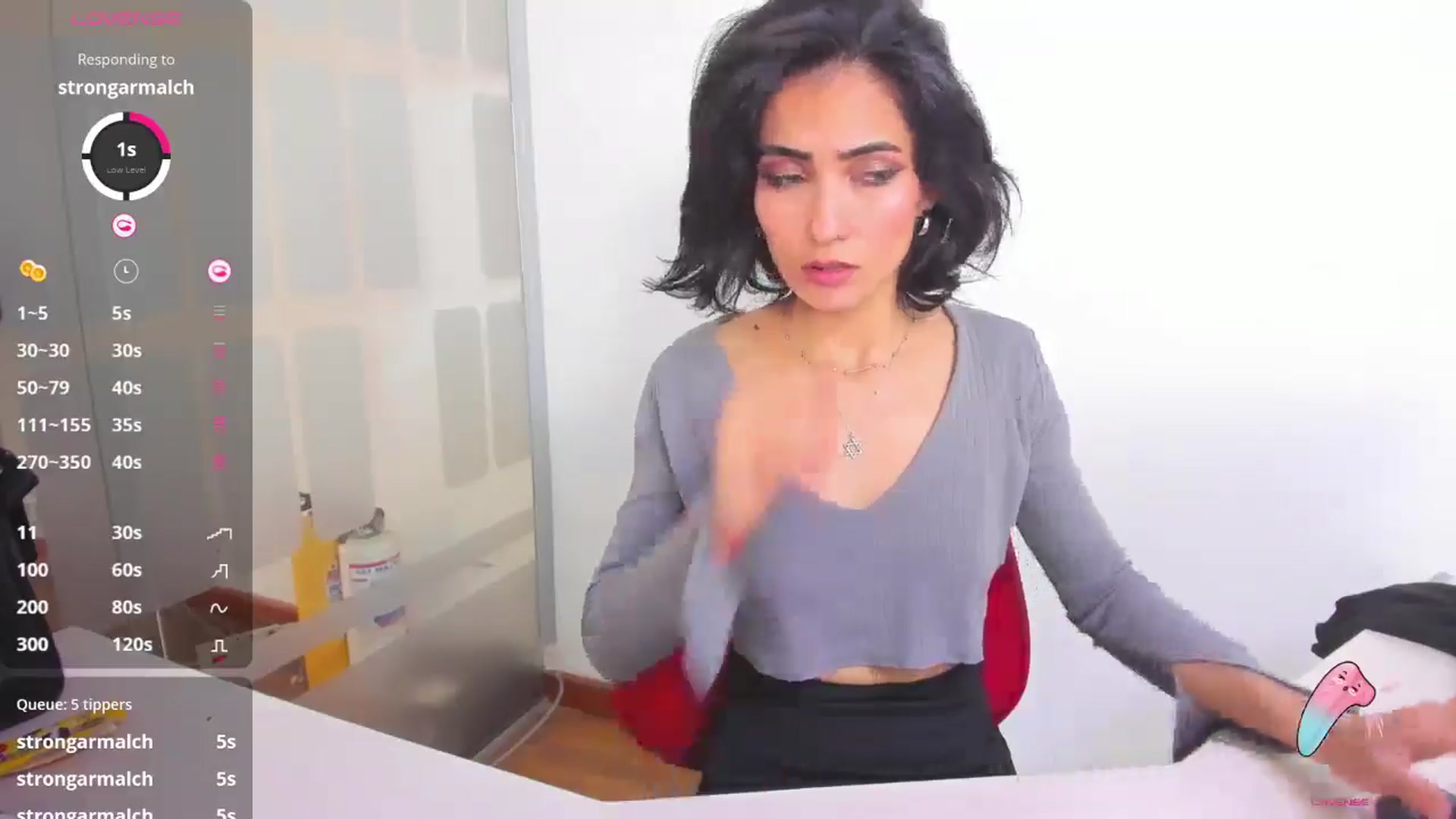 Gallery image thumbnail from HannaClohes's myfreecams stream on, 12/24/2025, 17:07 image 12 of 20