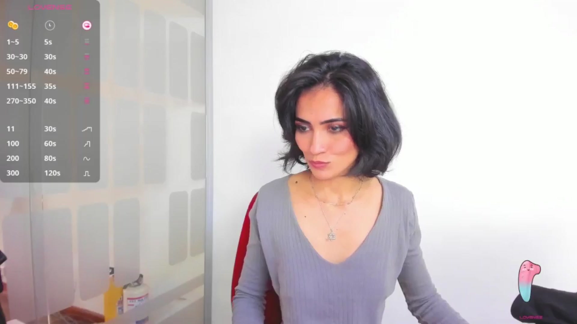 Gallery image thumbnail from HannaClohes's myfreecams stream on, 12/24/2025, 17:07 image 14 of 20