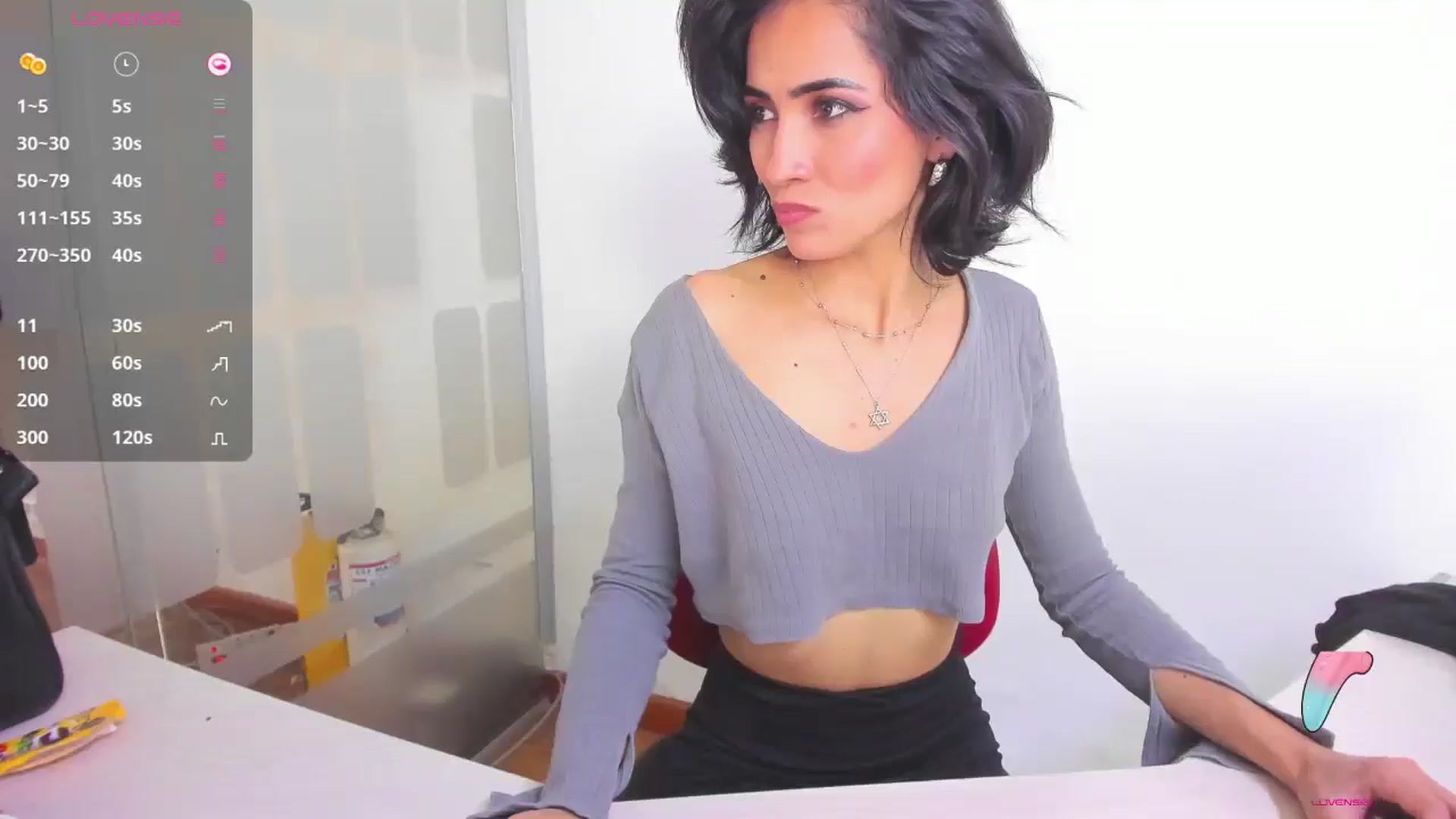 Gallery image thumbnail from HannaClohes's myfreecams stream on, 12/24/2025, 17:07 image 10 of 20