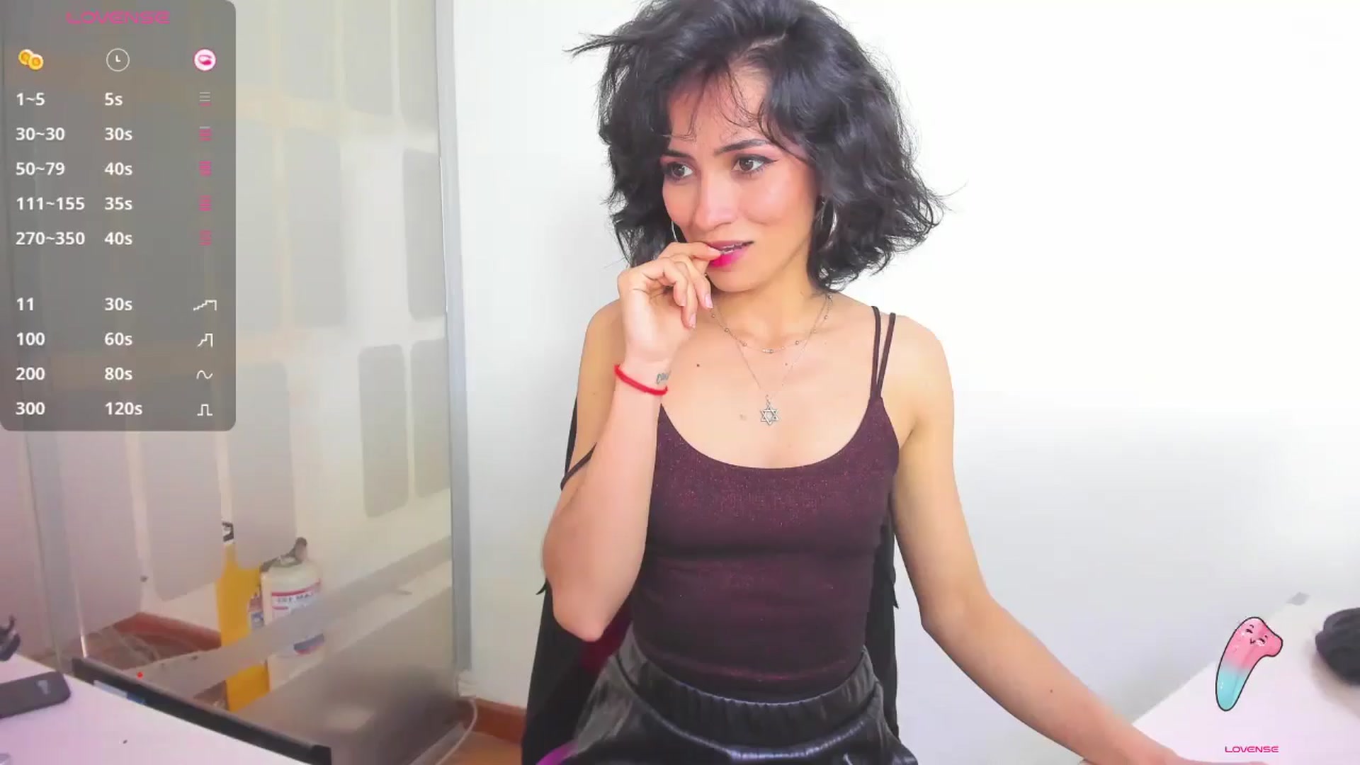 Gallery image thumbnail from HannaClohes's myfreecams stream on, 12/29/2025, 19:48 image 11 of 20
