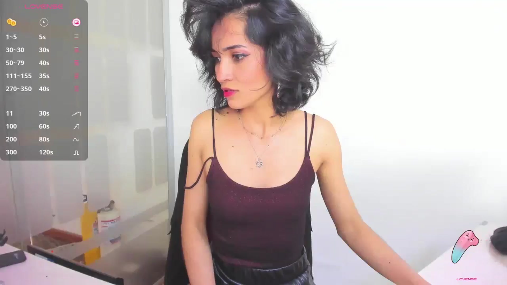 Gallery image thumbnail from HannaClohes's myfreecams stream on, 12/29/2025, 19:48 image 5 of 20