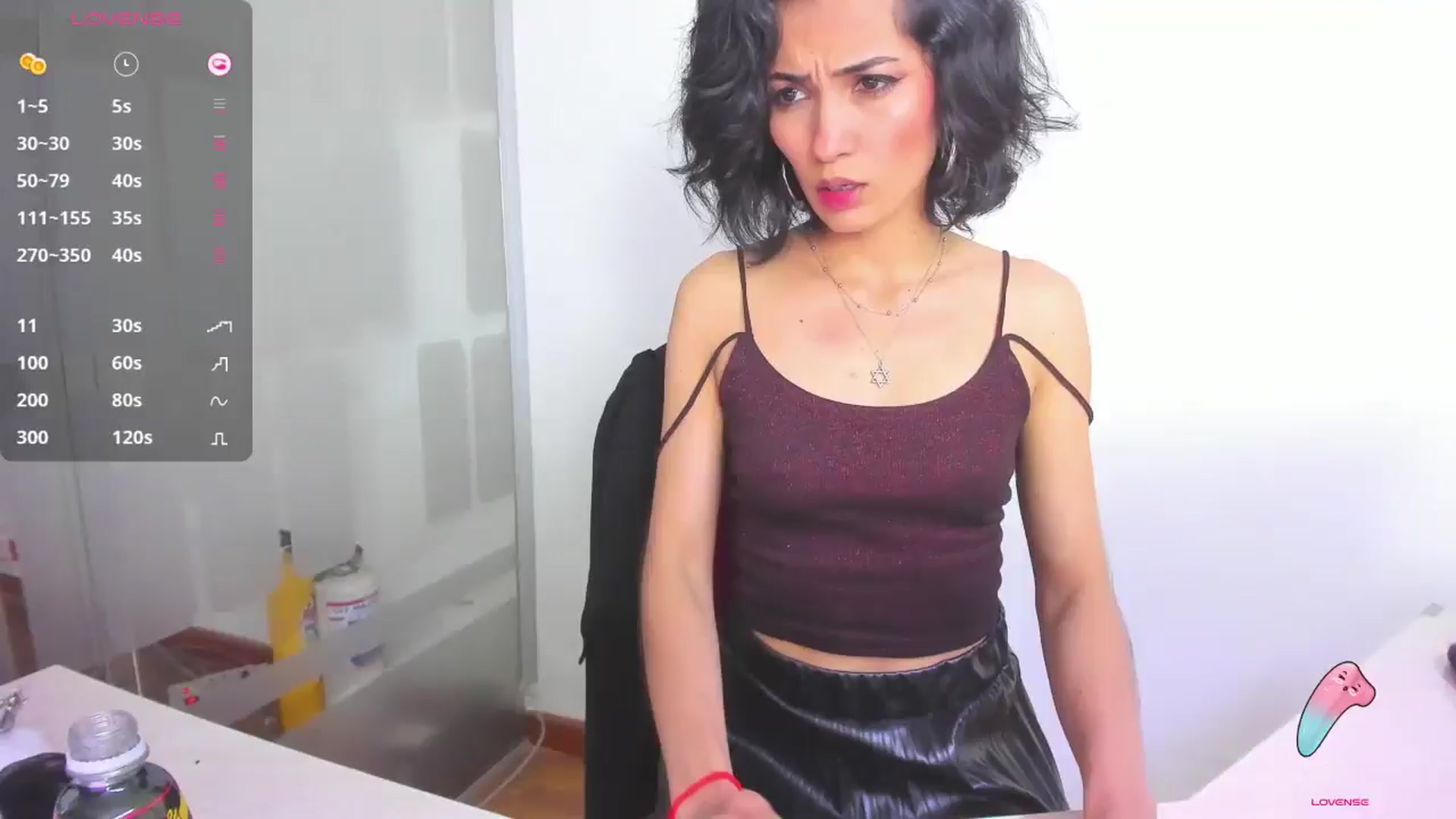 Gallery image thumbnail from HannaClohes's myfreecams stream on, 12/29/2025, 21:30 image 9 of 20