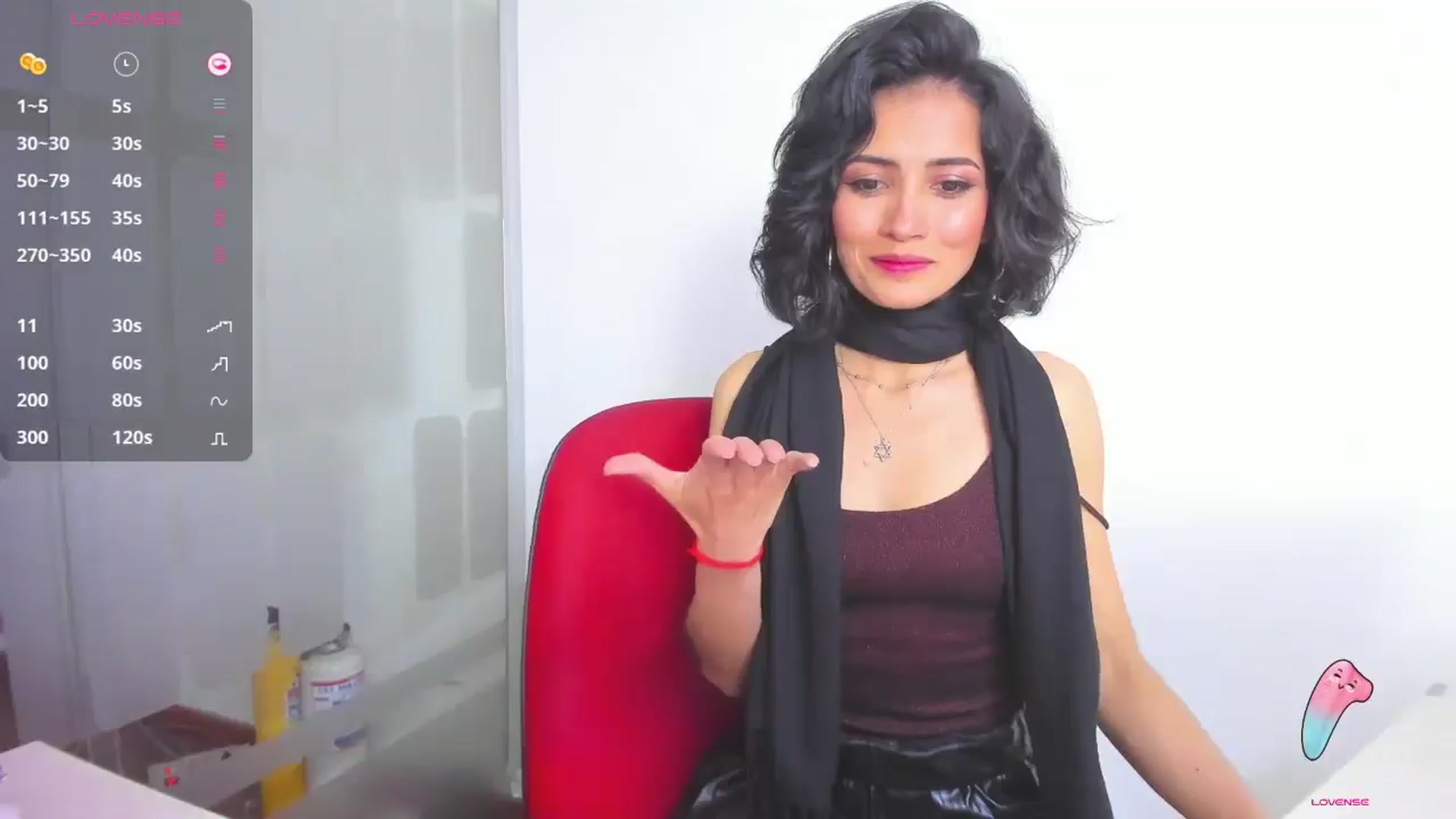 Gallery image thumbnail from HannaClohes's myfreecams stream on, 12/29/2025, 23:19 image 7 of 20