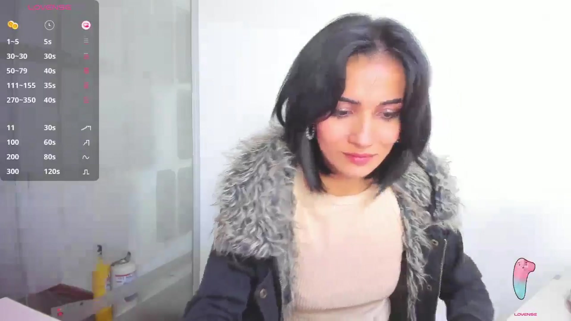 Gallery image thumbnail from HannaClohes's myfreecams stream on, 12/31/2025, 24:12 image 15 of 20