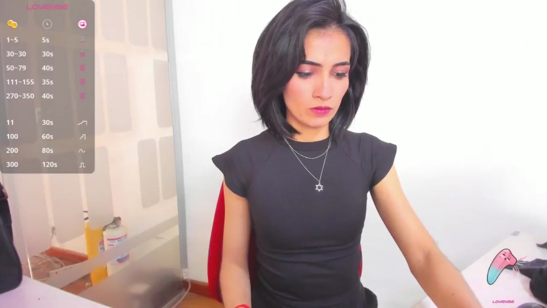 Gallery image thumbnail from HannaClohes's myfreecams stream on, 12/31/2025, 15:44 image 10 of 20