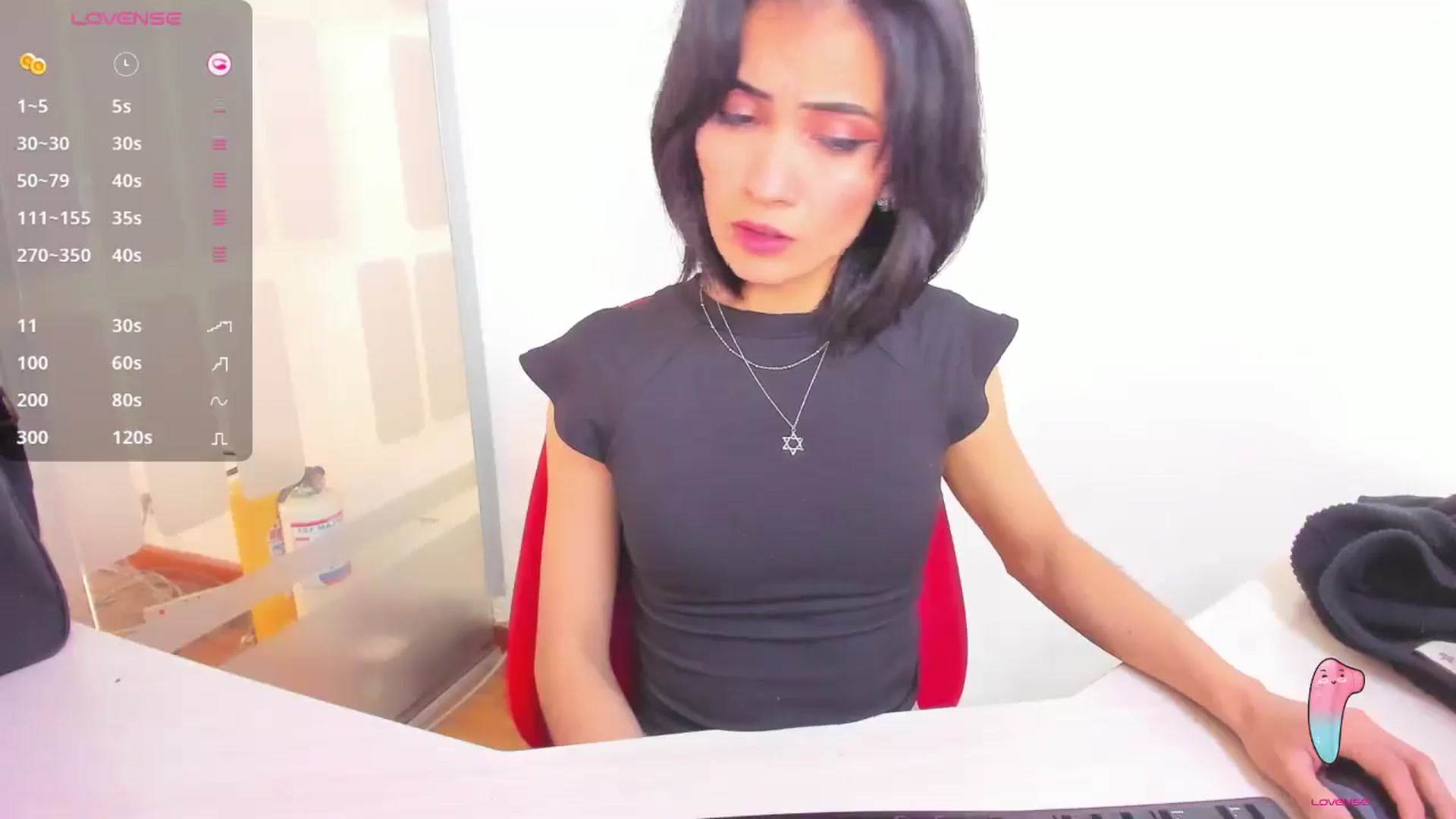 Gallery image thumbnail from HannaClohes's myfreecams stream on, 12/31/2025, 15:44 image 19 of 20