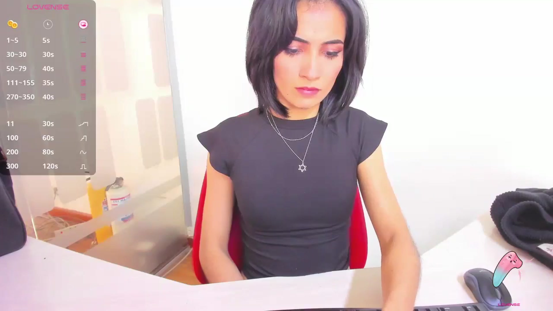 Gallery image thumbnail from HannaClohes's myfreecams stream on, 12/31/2025, 15:44 image 18 of 20