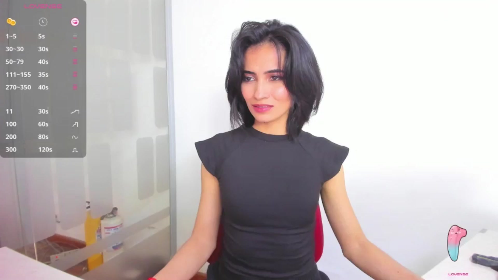 Gallery image thumbnail from HannaClohes's myfreecams stream on, 12/31/2025, 17:08 image 11 of 20
