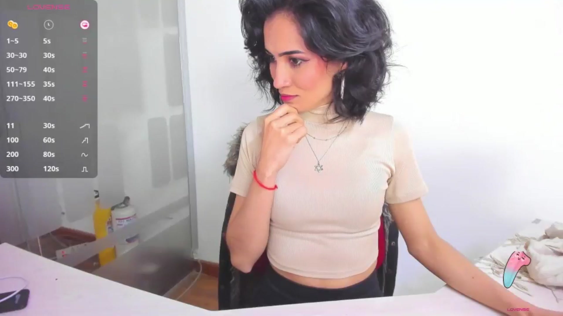 Gallery image thumbnail from HannaClohes's myfreecams stream on, 01/05/2026, 20:43 image 8 of 20