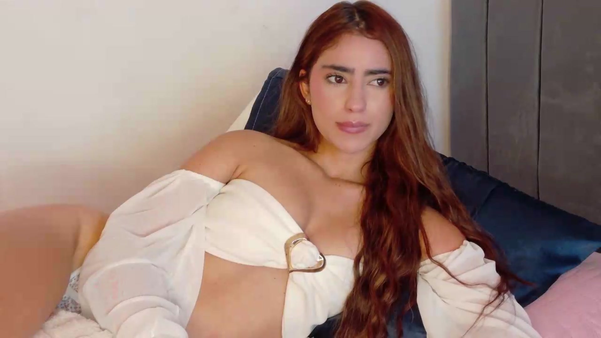 Gallery image thumbnail from HannaConnor's myfreecams stream on, 05/29/2026, 19:24 image 12 of 20