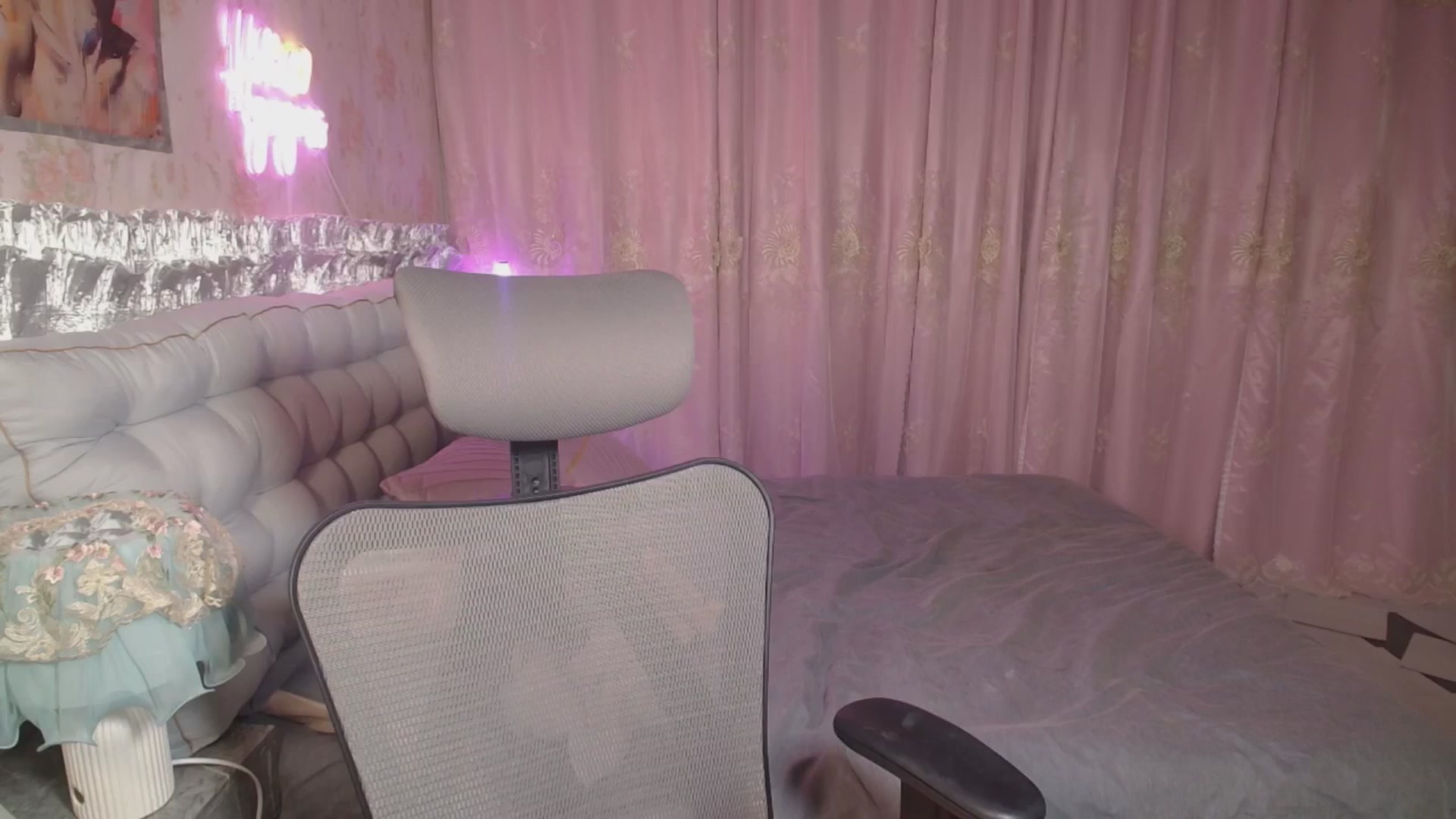 Gallery image thumbnail from HannaElite's myfreecams stream on, 03/23/2025, 10:48 image 19 of 20