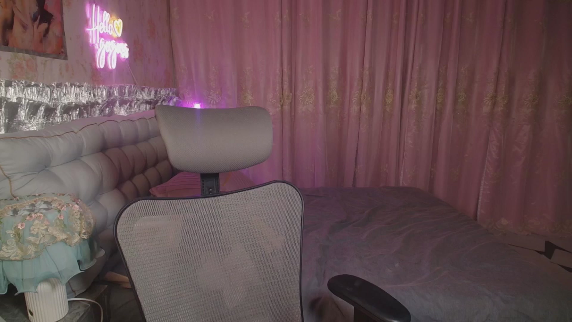 Gallery image thumbnail from HannaElite's myfreecams stream on, 03/23/2025, 10:48 image 18 of 20