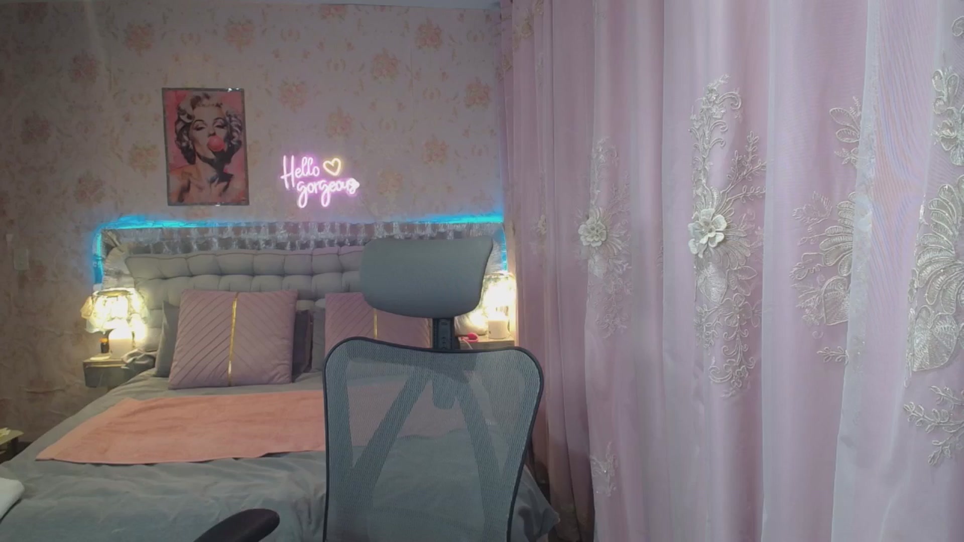 Gallery image thumbnail from HannaElite's myfreecams stream on, 06/22/2025, 08:05 image 10 of 20