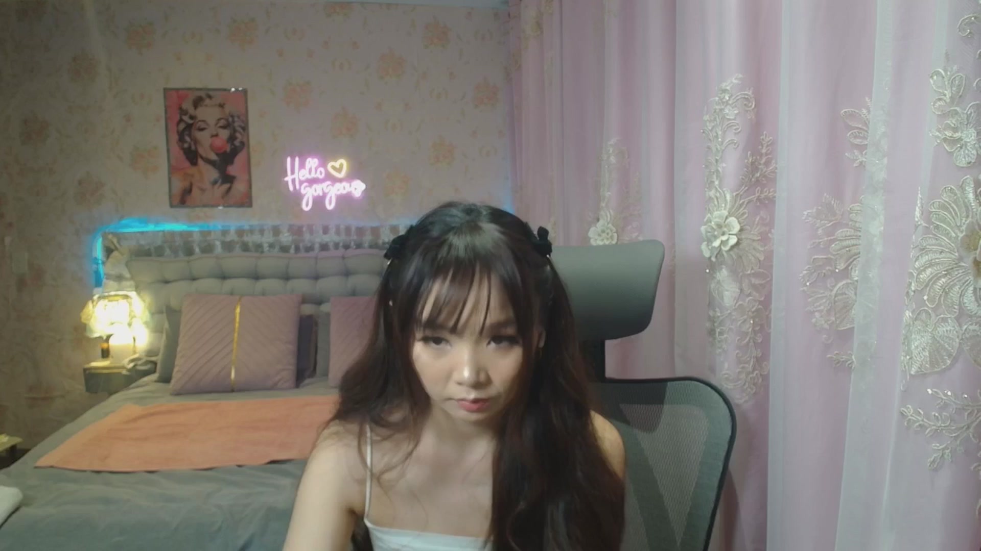 Gallery image thumbnail from HannaElite's myfreecams stream on, 06/22/2025, 08:05 image 5 of 20