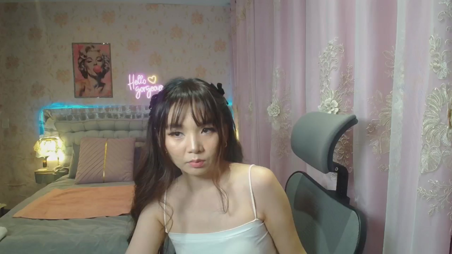 Gallery image thumbnail from HannaElite's myfreecams stream on, 06/22/2025, 08:05 image 18 of 20