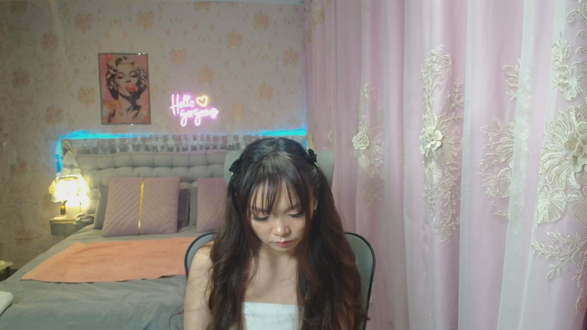 Gallery image thumbnail from HannaElite's myfreecams stream on, 06/22/2025, 08:05 image 7 of 20