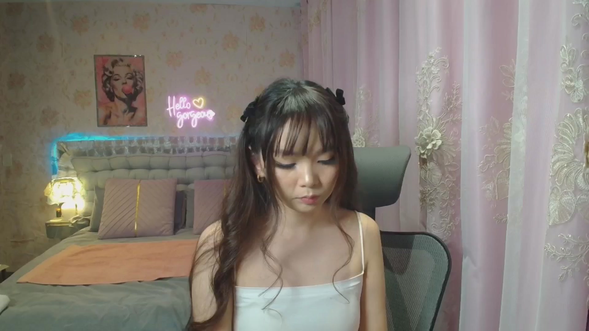 Gallery image thumbnail from HannaElite's myfreecams stream on, 06/22/2025, 08:05 image 19 of 20