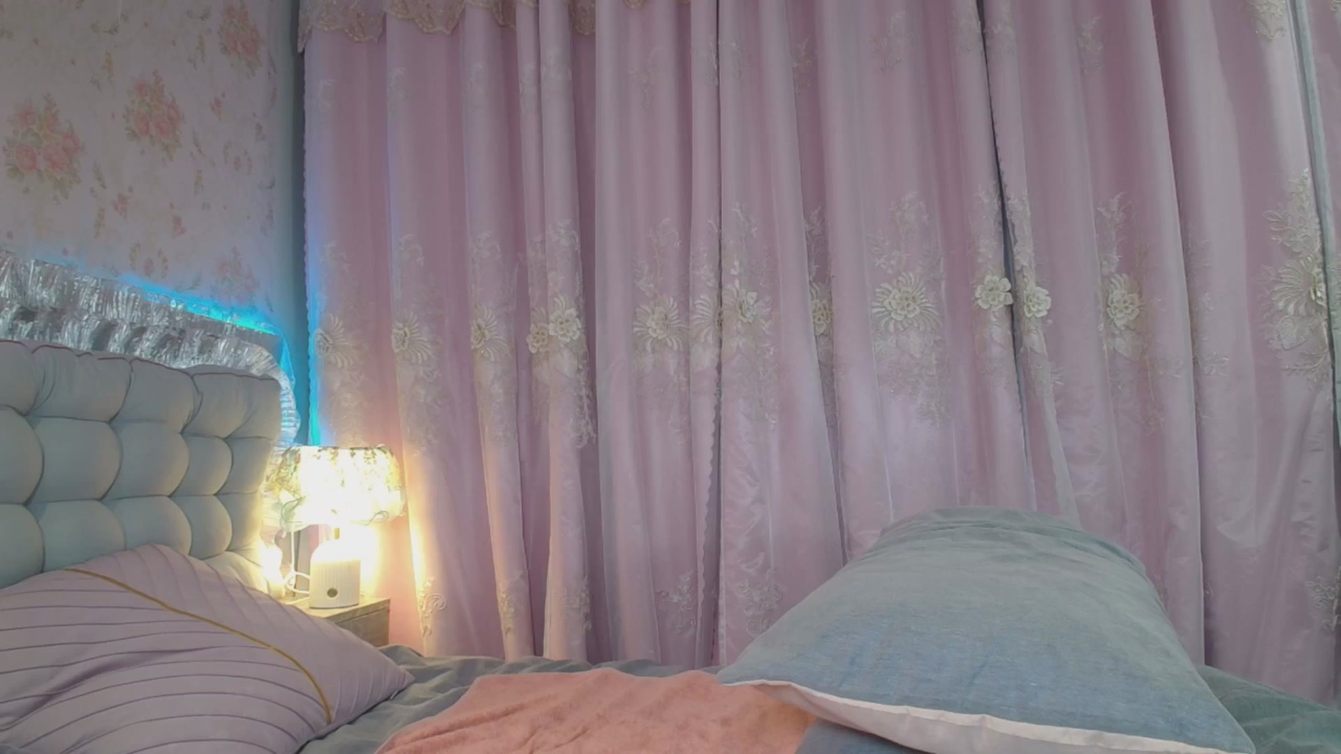 Gallery image thumbnail from HannaElite's myfreecams stream on, 06/28/2025, 09:31 image 15 of 20